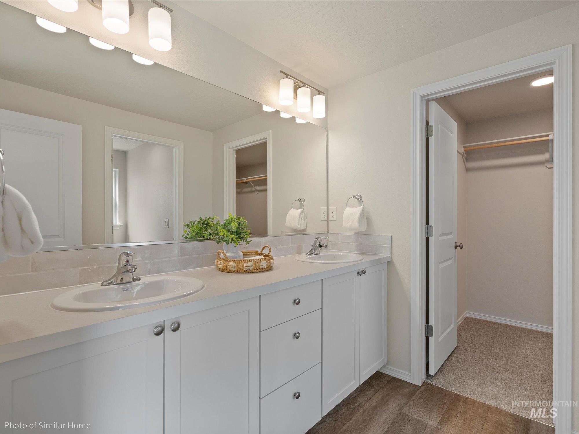 7221 W Rygate Dr., Boise, Idaho 83714, 3 Bedrooms, 2.5 Bathrooms, Residential For Sale, Price $477,990,MLS 98972699