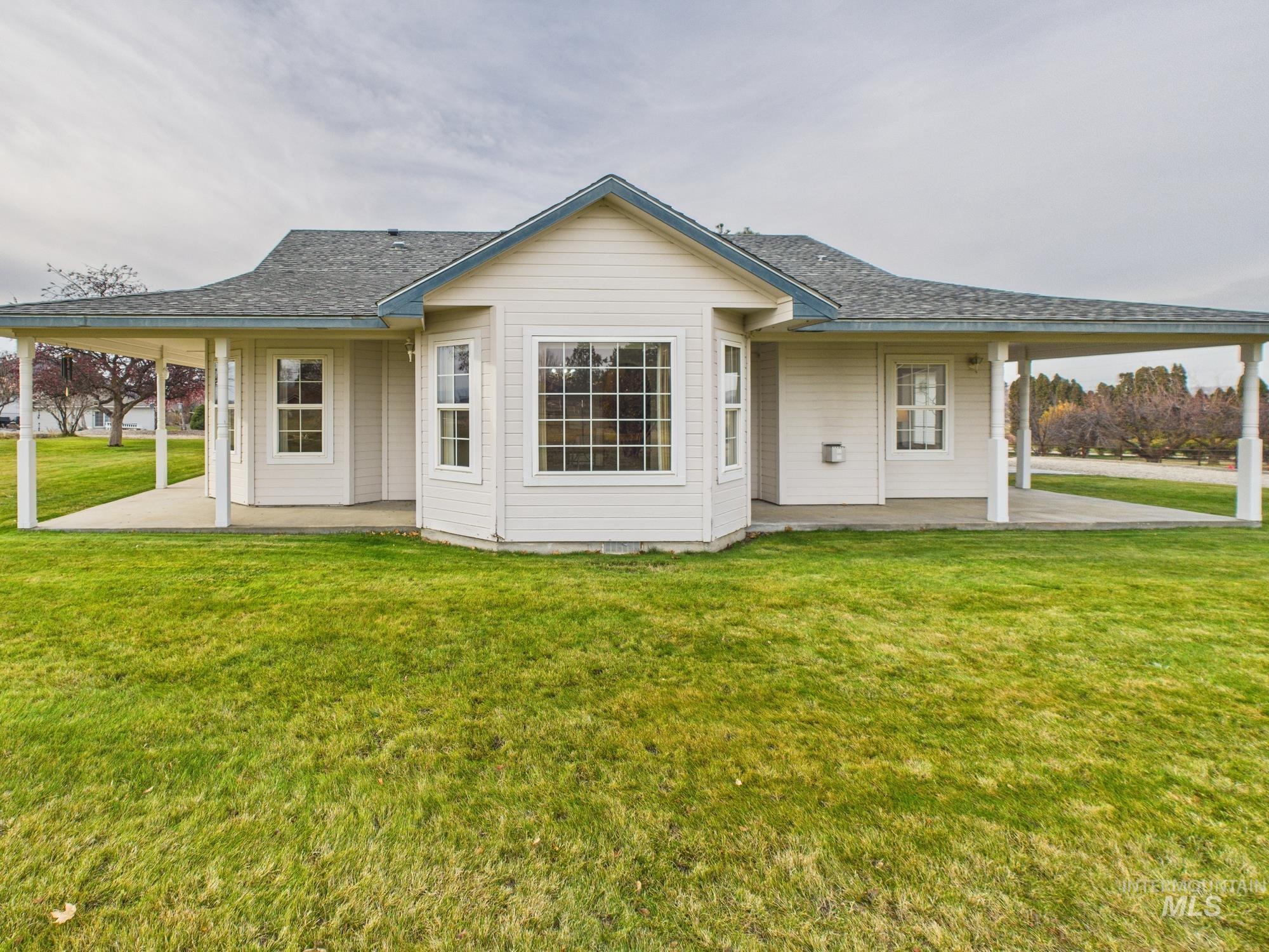 425 W Central Rd, Emmett, Idaho 83617, 3 Bedrooms, 2 Bathrooms, Residential For Sale, Price $644,000,MLS 98972700