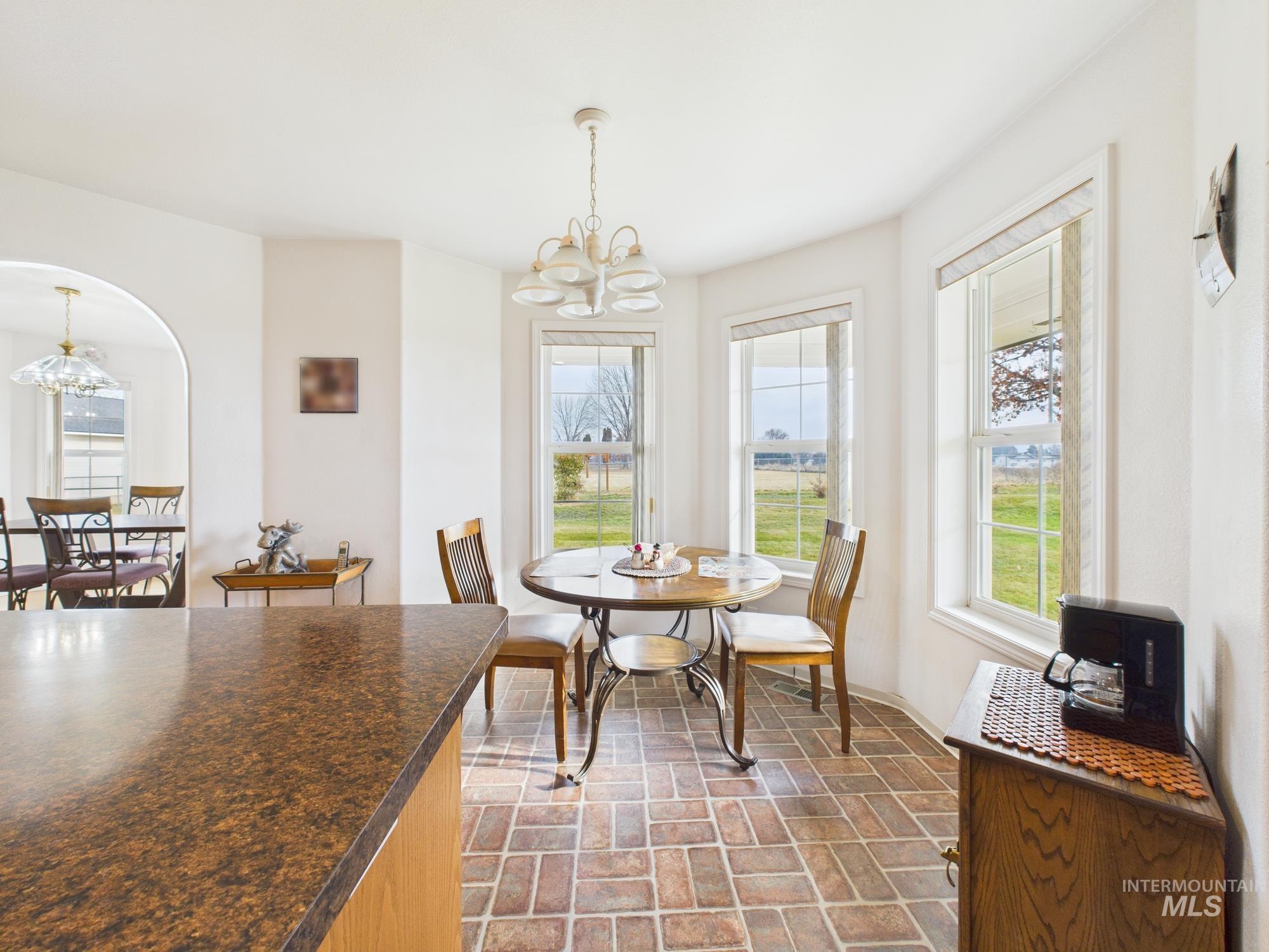 425 W Central Rd, Emmett, Idaho 83617, 3 Bedrooms, 2 Bathrooms, Residential For Sale, Price $644,000,MLS 98972700