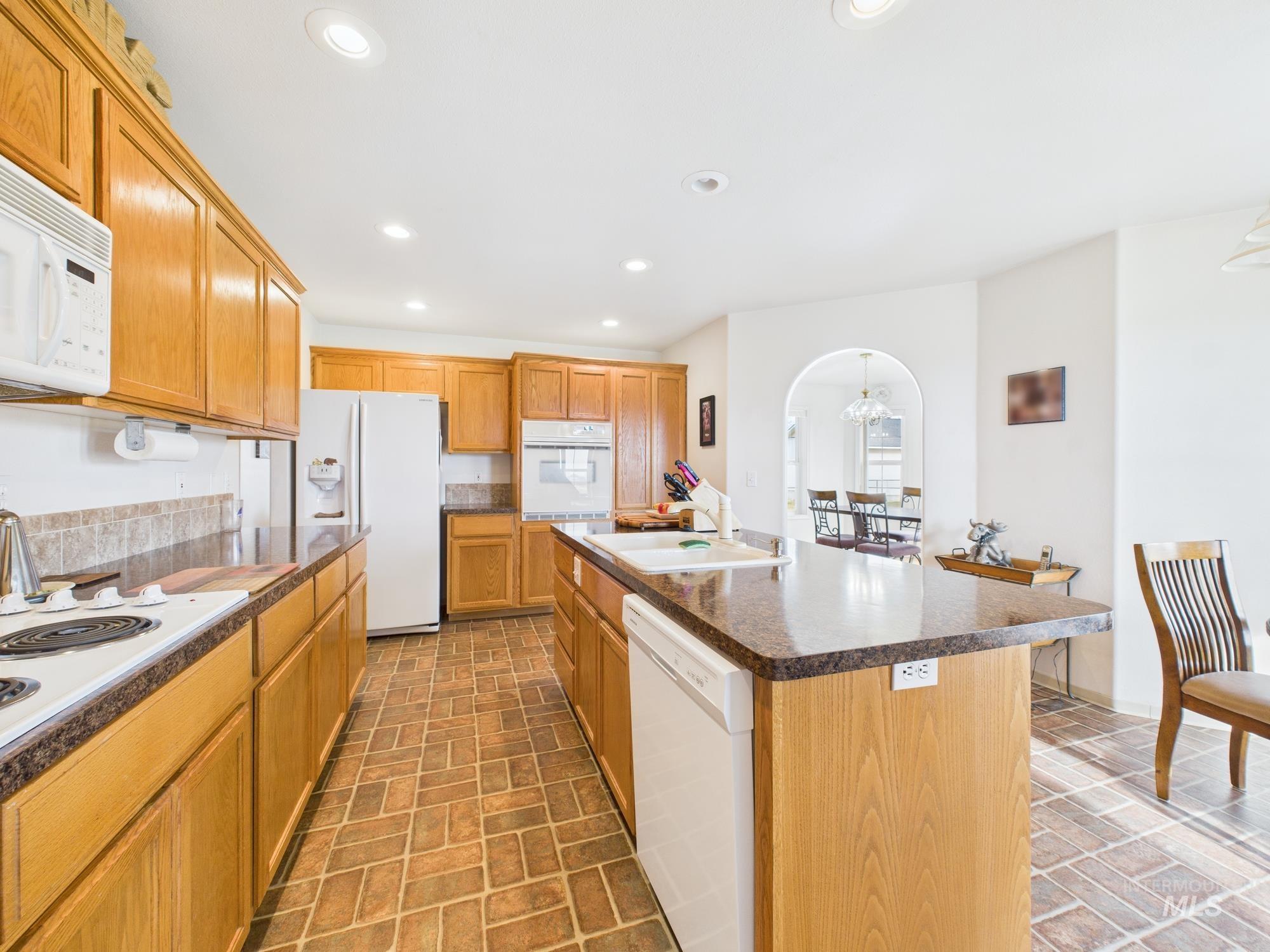 425 W Central Rd, Emmett, Idaho 83617, 3 Bedrooms, 2 Bathrooms, Residential For Sale, Price $644,000,MLS 98972700