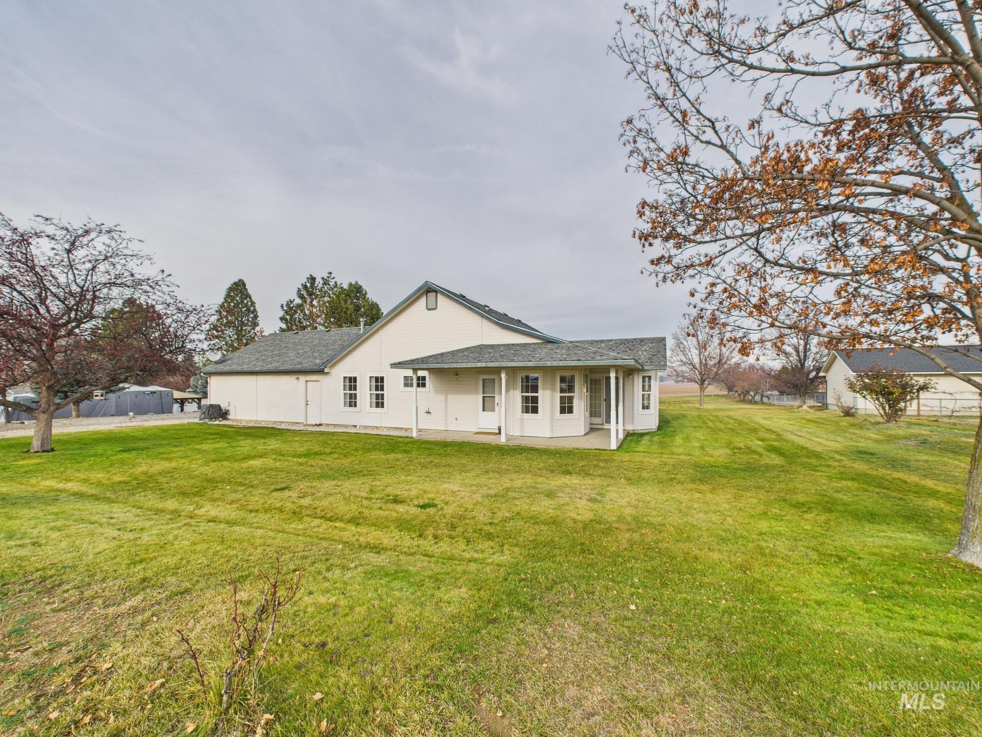 425 W Central Rd, Emmett, Idaho 83617, 3 Bedrooms, 2 Bathrooms, Residential For Sale, Price $644,000,MLS 98972700