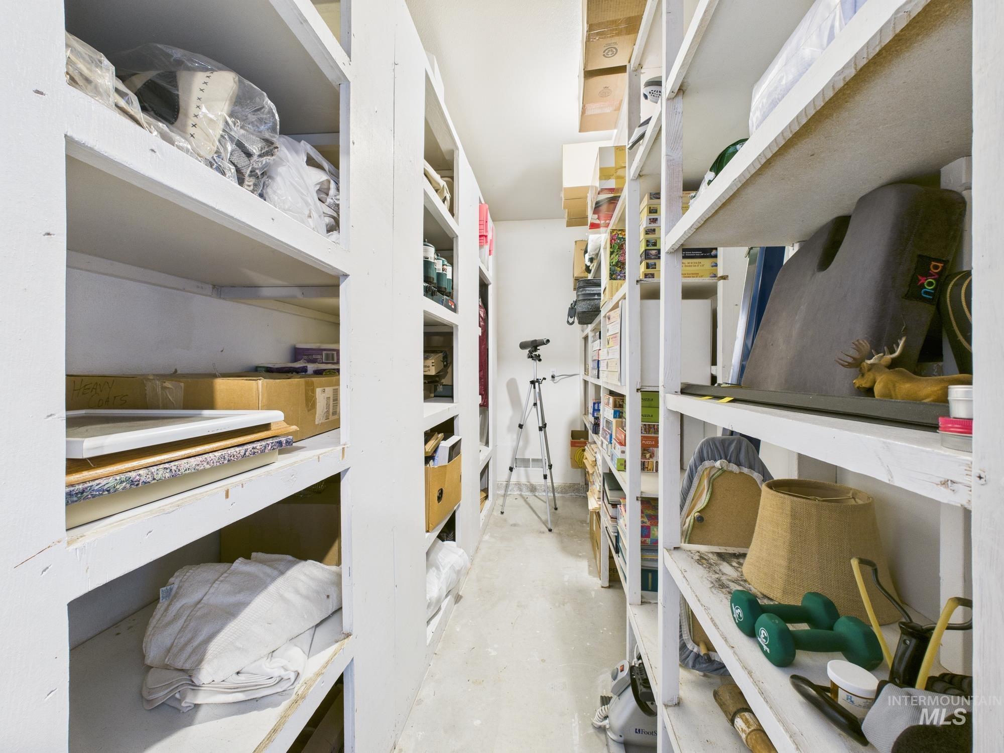 425 W Central Rd, Emmett, Idaho 83617, 3 Bedrooms, 2 Bathrooms, Residential For Sale, Price $644,000,MLS 98972700