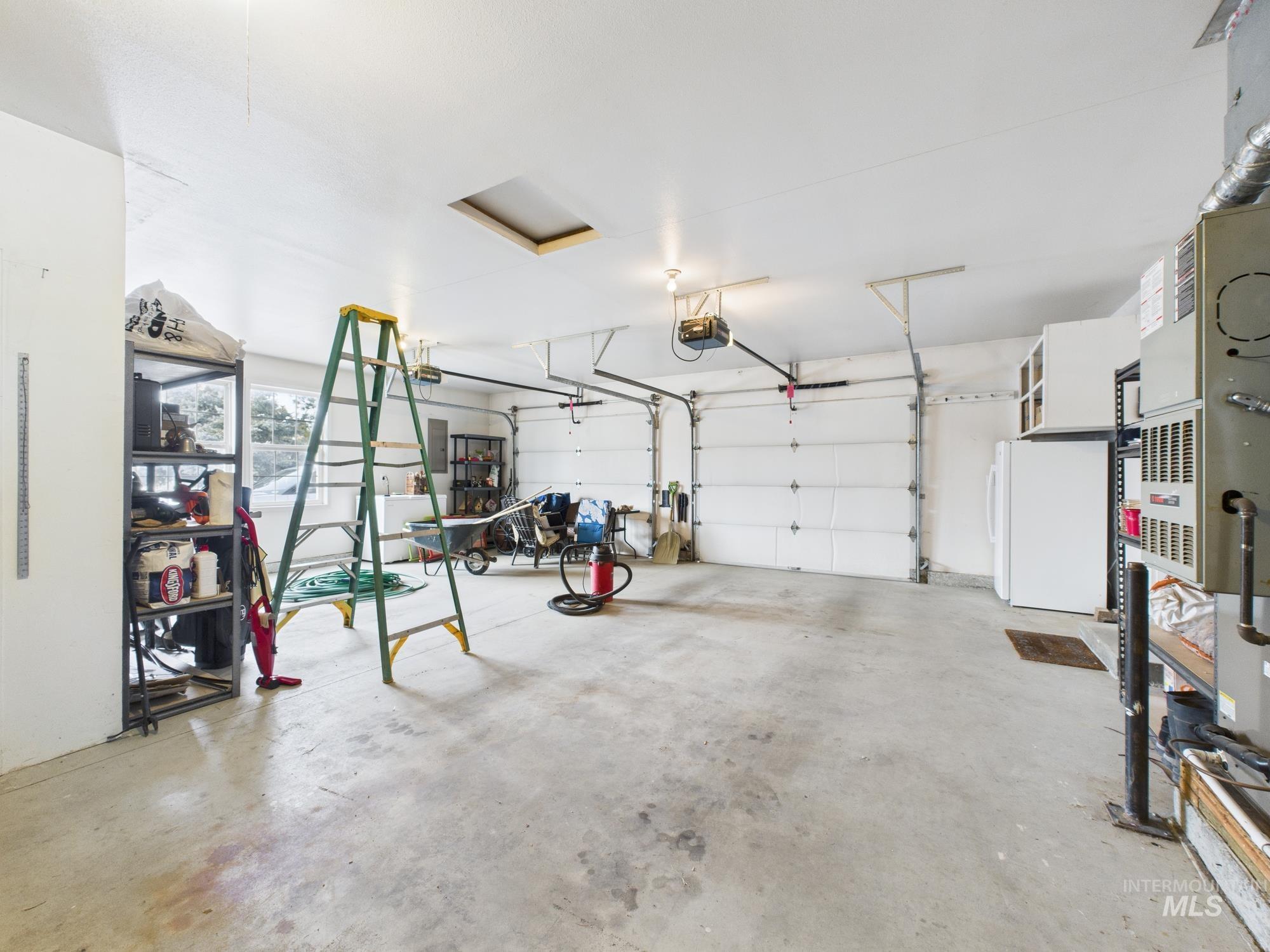 425 W Central Rd, Emmett, Idaho 83617, 3 Bedrooms, 2 Bathrooms, Residential For Sale, Price $644,000,MLS 98972700