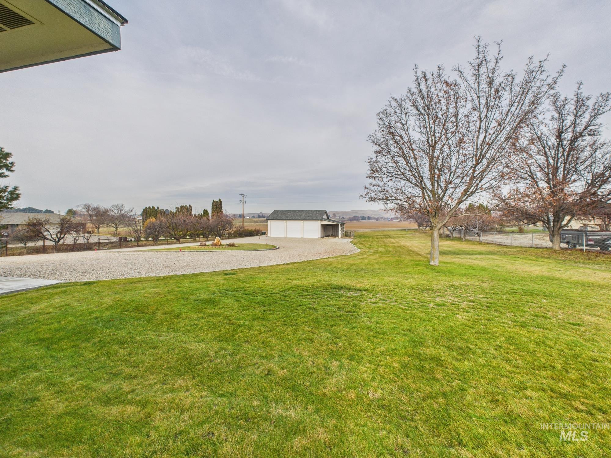 425 W Central Rd, Emmett, Idaho 83617, 3 Bedrooms, 2 Bathrooms, Residential For Sale, Price $644,000,MLS 98972700