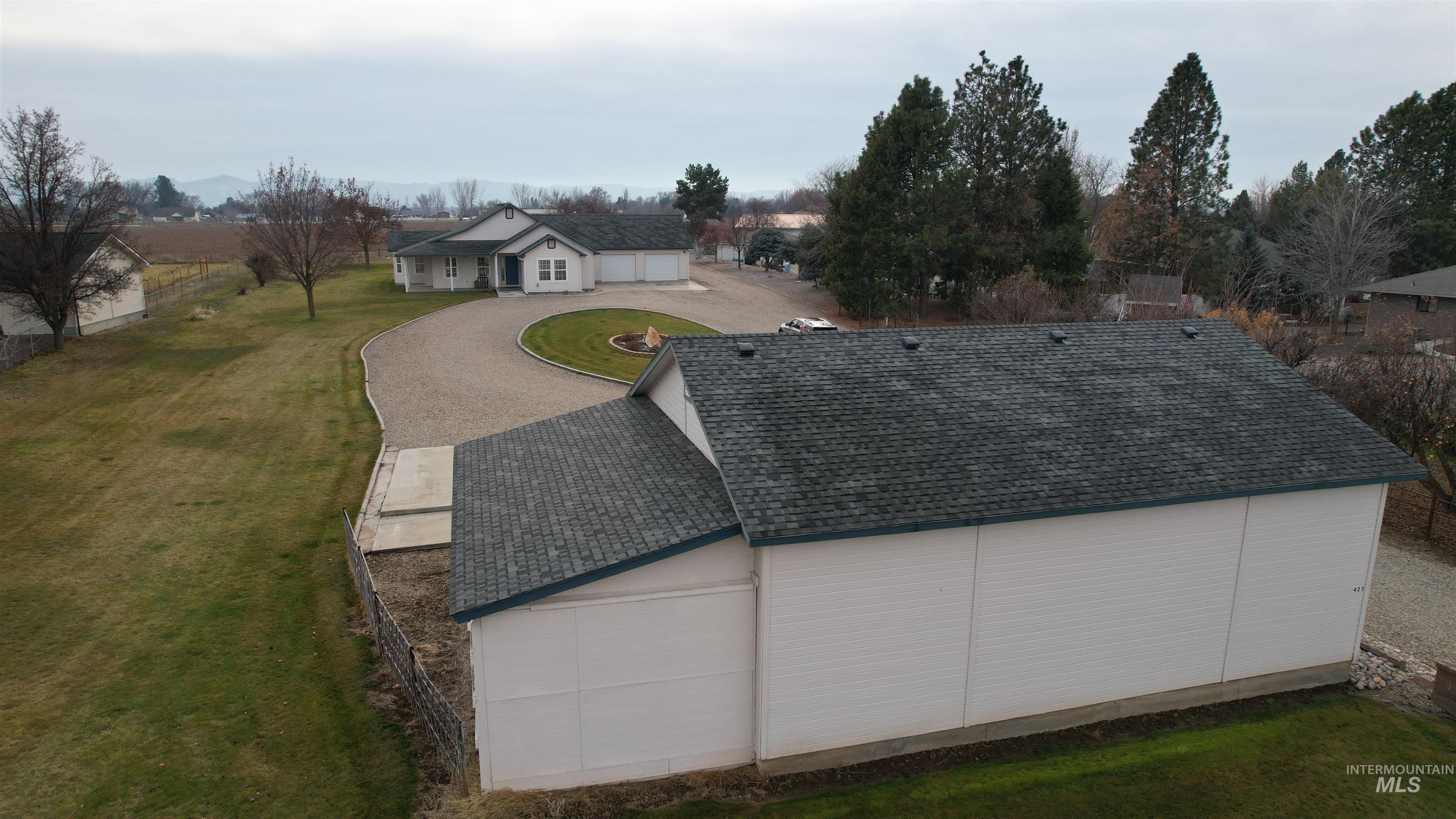 425 W Central Rd, Emmett, Idaho 83617, 3 Bedrooms, 2 Bathrooms, Residential For Sale, Price $644,000,MLS 98972700