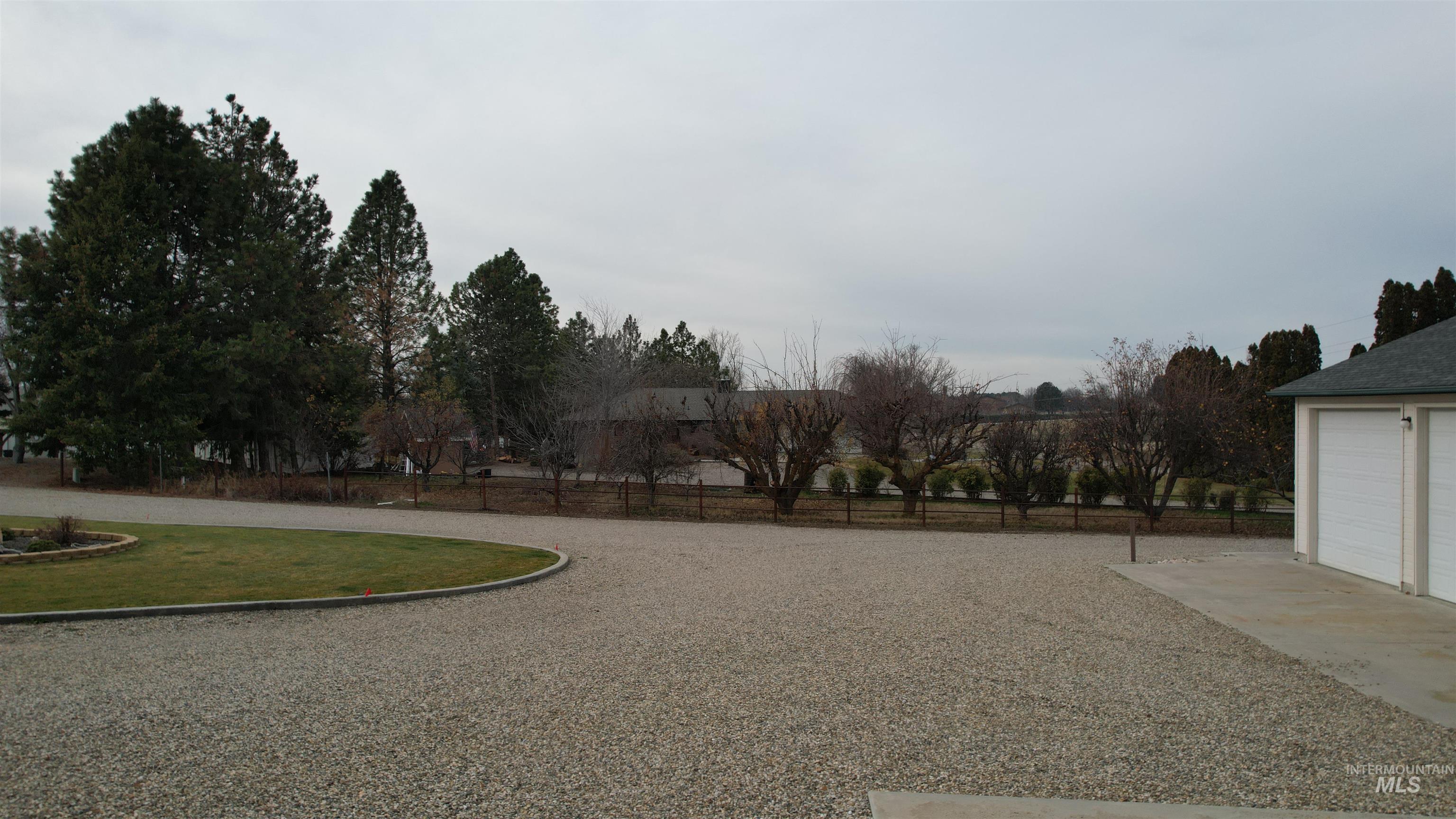 425 W Central Rd, Emmett, Idaho 83617, 3 Bedrooms, 2 Bathrooms, Residential For Sale, Price $644,000,MLS 98972700