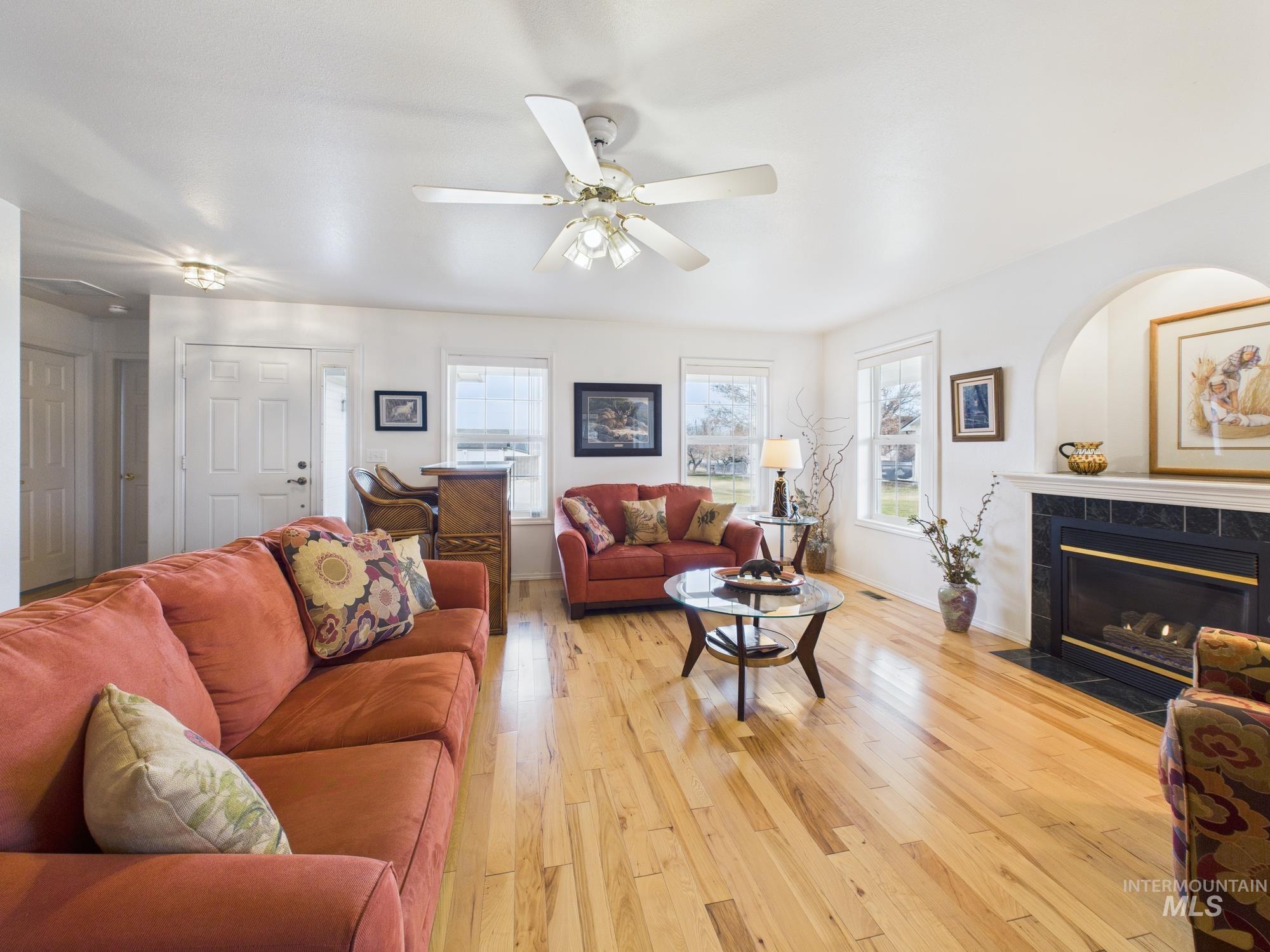 425 W Central Rd, Emmett, Idaho 83617, 3 Bedrooms, 2 Bathrooms, Residential For Sale, Price $644,000,MLS 98972700