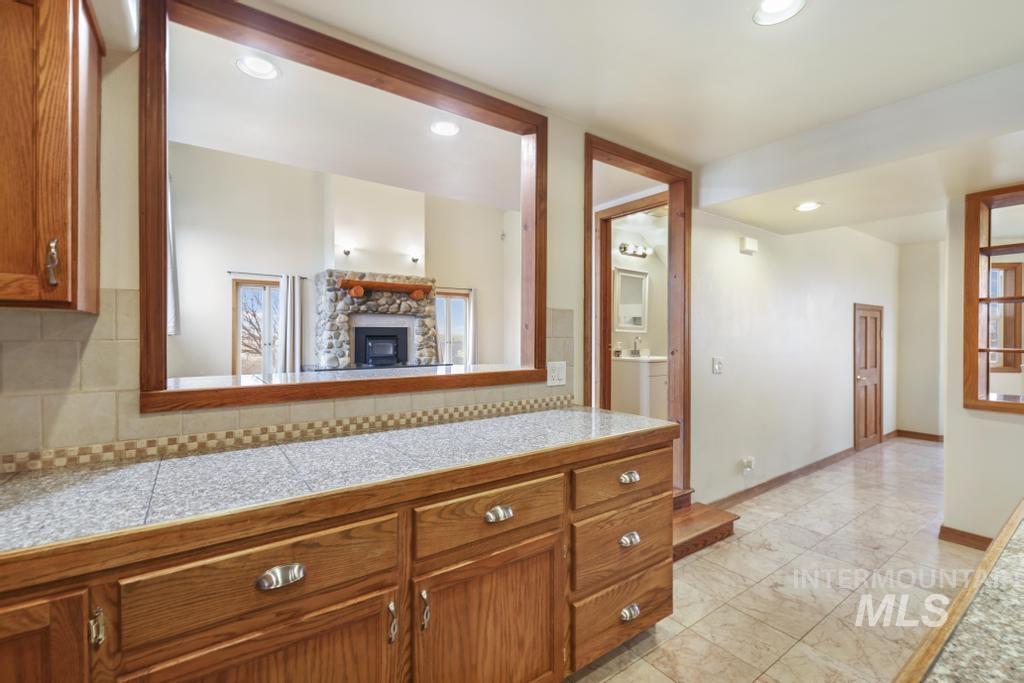 568 N 150 E, Shoshone, Idaho 83352, 4 Bedrooms, 2.5 Bathrooms, Residential For Sale, Price $555,000,MLS 98972703