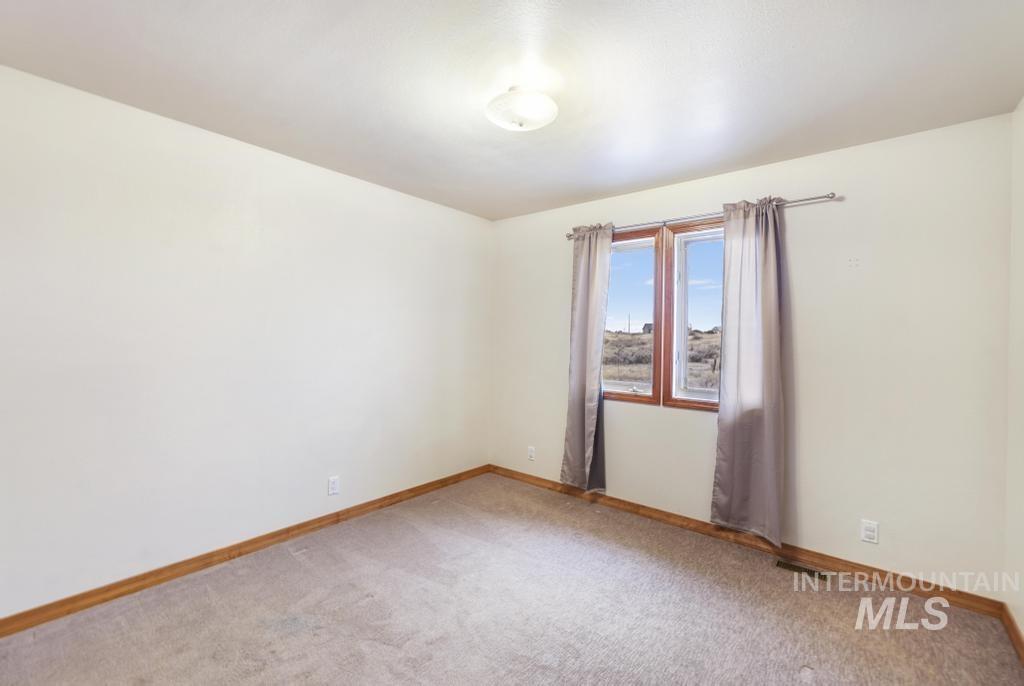 568 N 150 E, Shoshone, Idaho 83352, 4 Bedrooms, 2.5 Bathrooms, Residential For Sale, Price $555,000,MLS 98972703