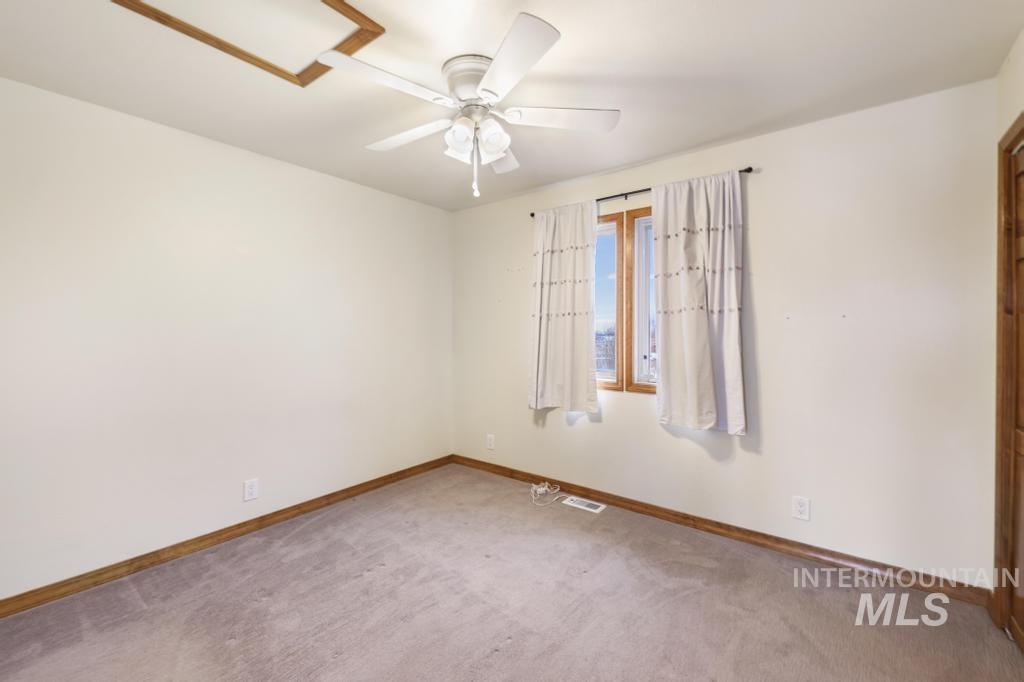 568 N 150 E, Shoshone, Idaho 83352, 4 Bedrooms, 2.5 Bathrooms, Residential For Sale, Price $555,000,MLS 98972703