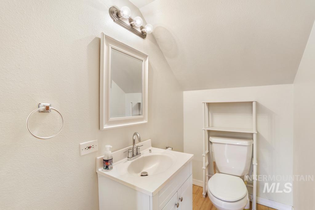 568 N 150 E, Shoshone, Idaho 83352, 4 Bedrooms, 2.5 Bathrooms, Residential For Sale, Price $555,000,MLS 98972703