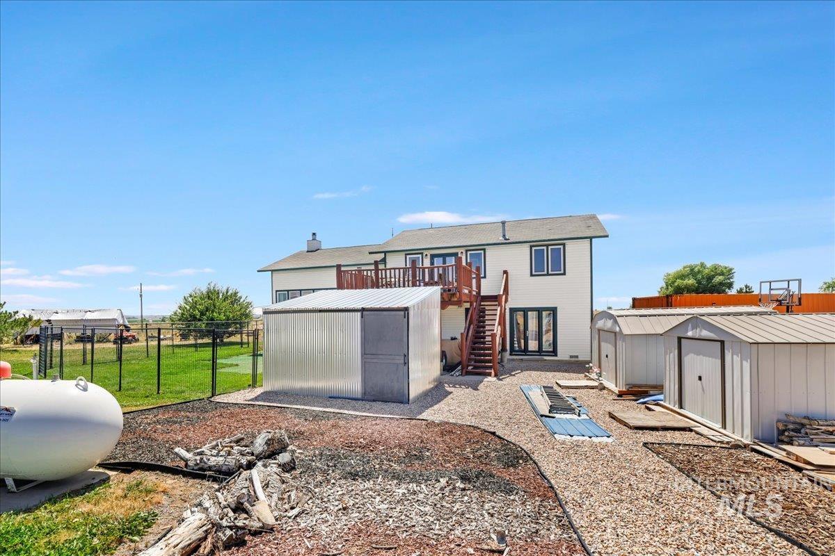 568 N 150 E, Shoshone, Idaho 83352, 4 Bedrooms, 2.5 Bathrooms, Residential For Sale, Price $555,000,MLS 98972703