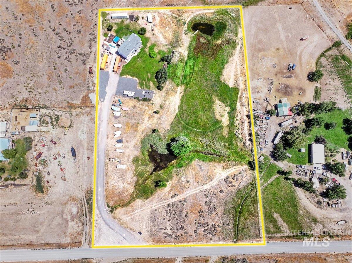 568 N 150 E, Shoshone, Idaho 83352, 4 Bedrooms, 2.5 Bathrooms, Residential For Sale, Price $555,000,MLS 98972703