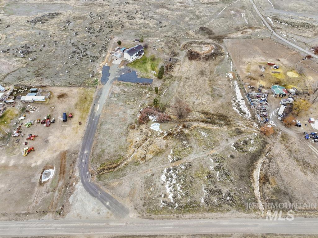 568 N 150 E, Shoshone, Idaho 83352, 4 Bedrooms, 2.5 Bathrooms, Residential For Sale, Price $555,000,MLS 98972703