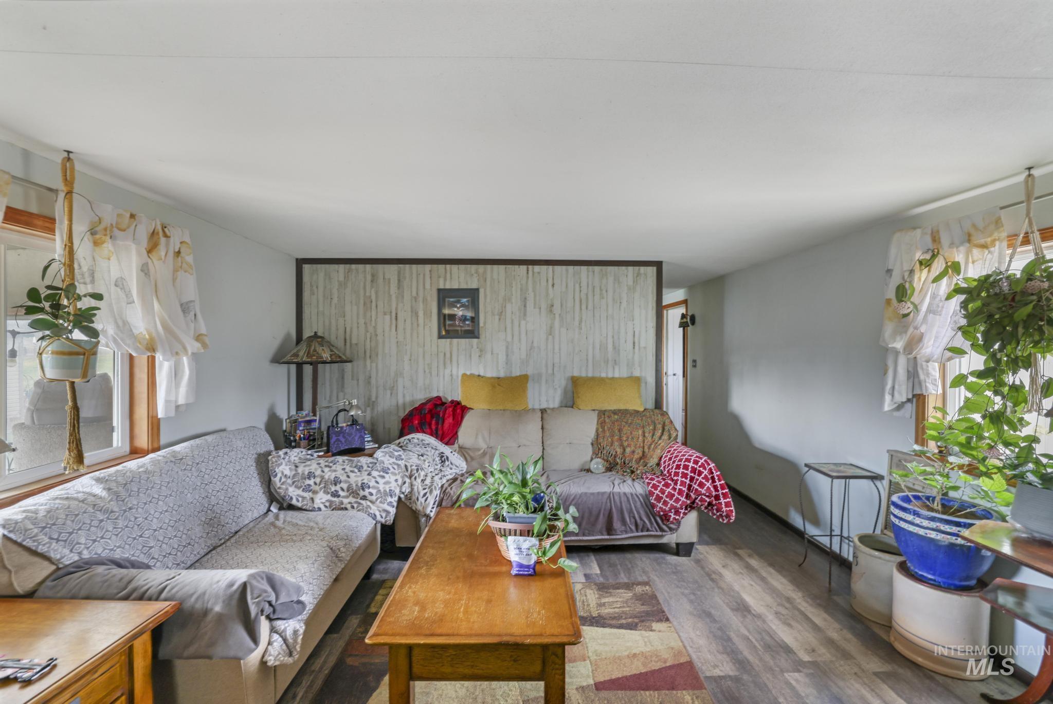 4343 N 1200 E, Buhl, Idaho 83316, 2 Bedrooms, 1 Bathroom, Residential For Sale, Price $330,000,MLS 98972706