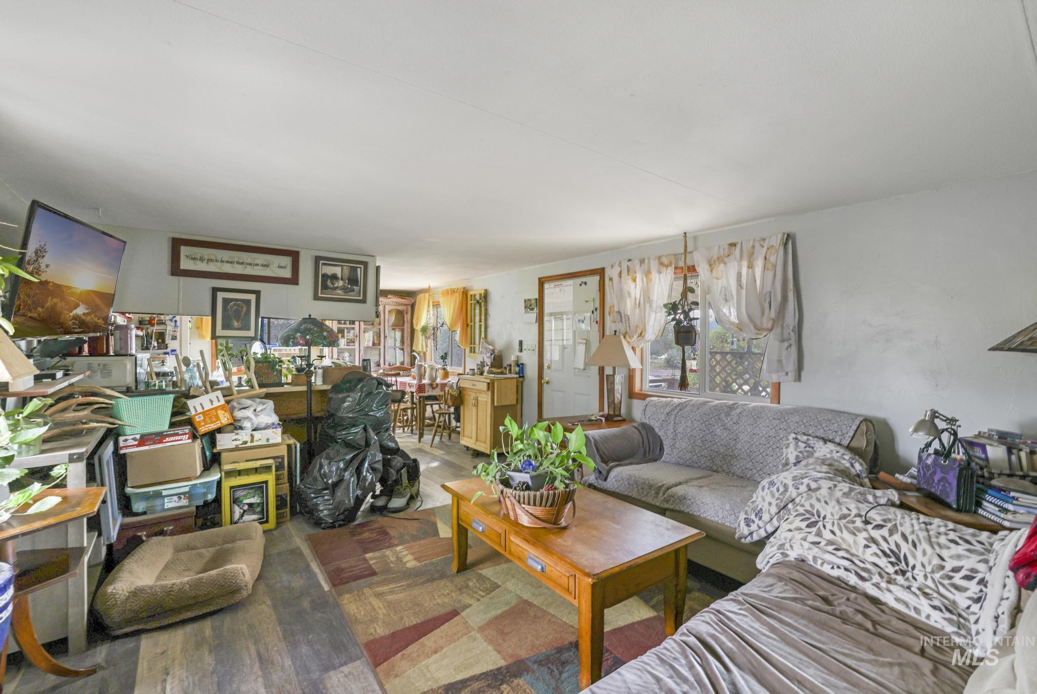 4343 N 1200 E, Buhl, Idaho 83316, 2 Bedrooms, 1 Bathroom, Residential For Sale, Price $330,000,MLS 98972706