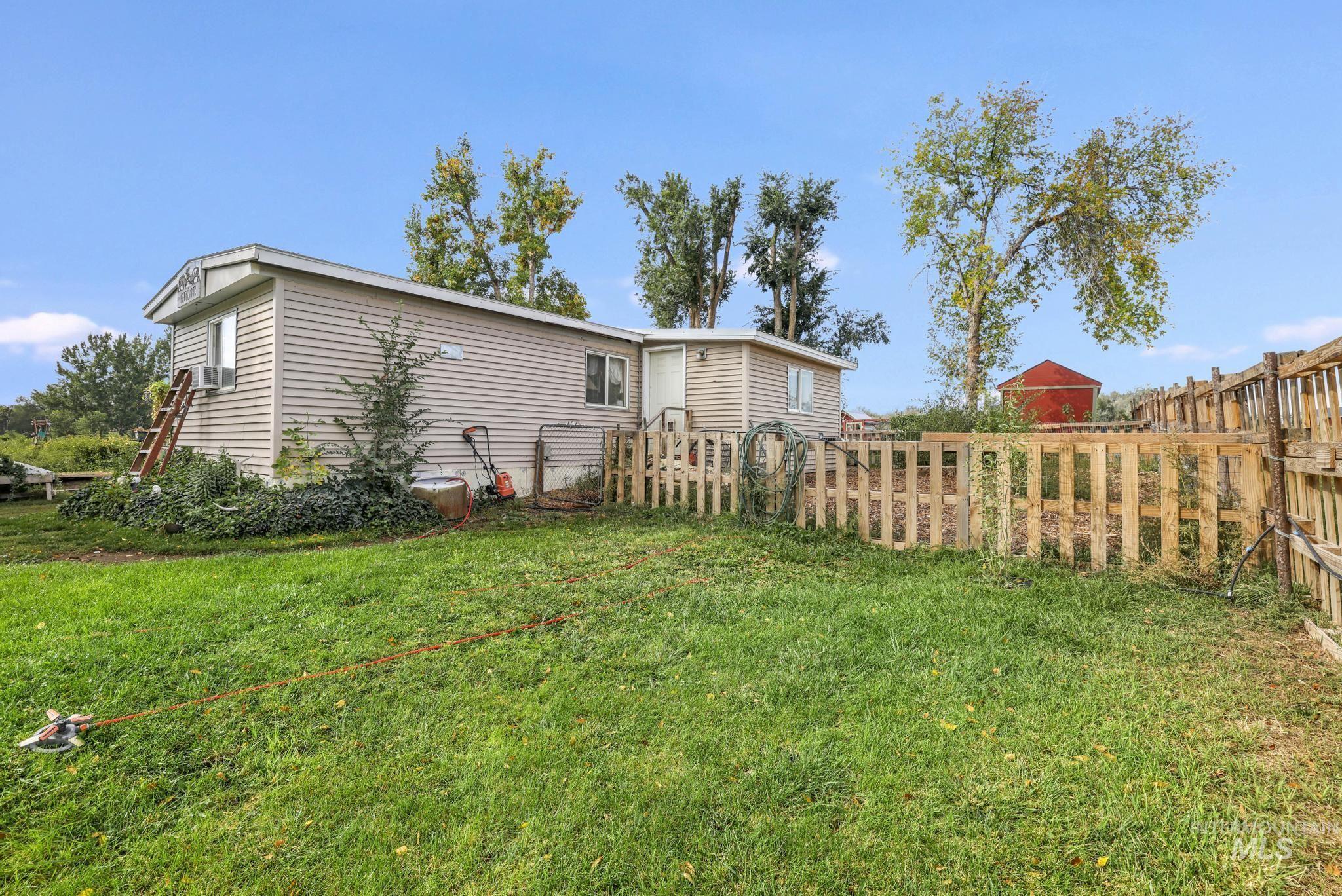 4343 N 1200 E, Buhl, Idaho 83316, 2 Bedrooms, 1 Bathroom, Residential For Sale, Price $330,000,MLS 98972706