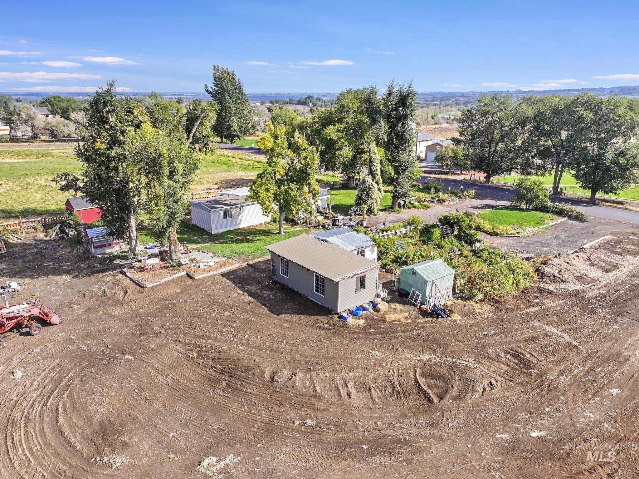 4343 N 1200 E, Buhl, Idaho 83316, 2 Bedrooms, 1 Bathroom, Residential For Sale, Price $330,000,MLS 98972706