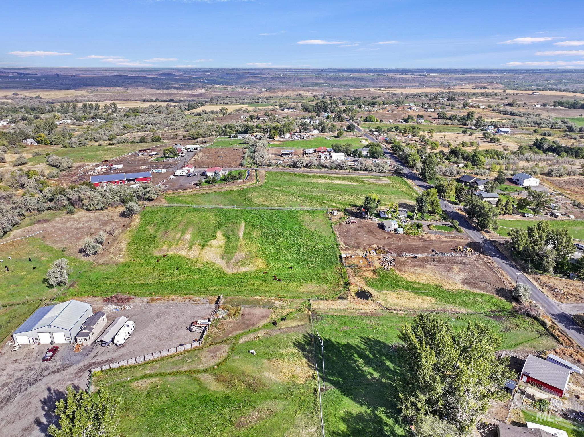 4343 N 1200 E, Buhl, Idaho 83316, 2 Bedrooms, 1 Bathroom, Residential For Sale, Price $330,000,MLS 98972706