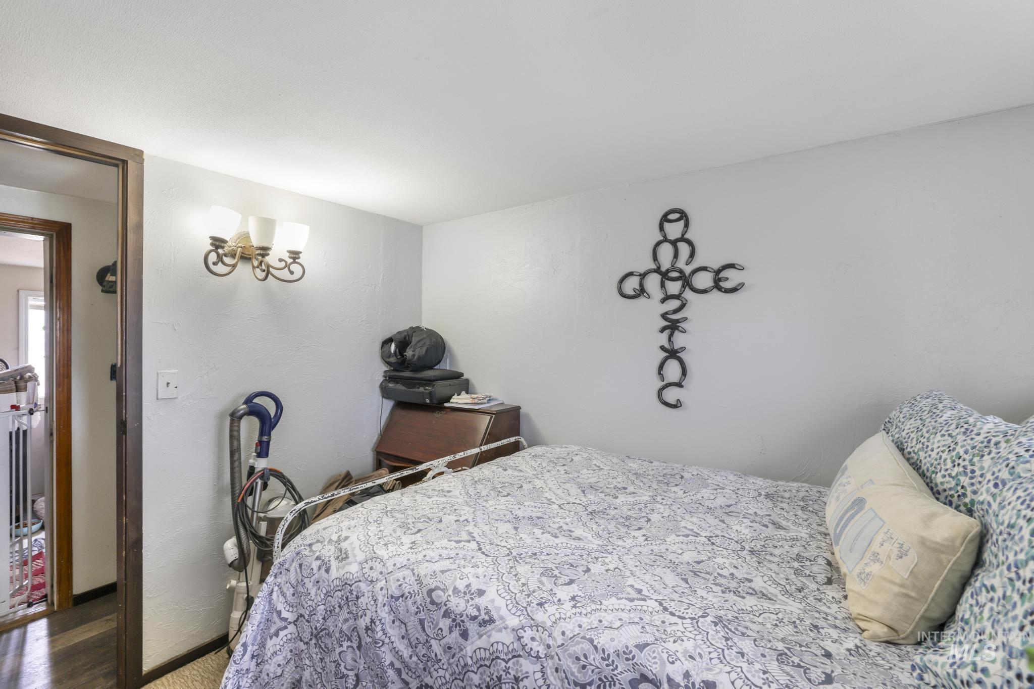 4343 N 1200 E, Buhl, Idaho 83316, 2 Bedrooms, 1 Bathroom, Residential For Sale, Price $330,000,MLS 98972706