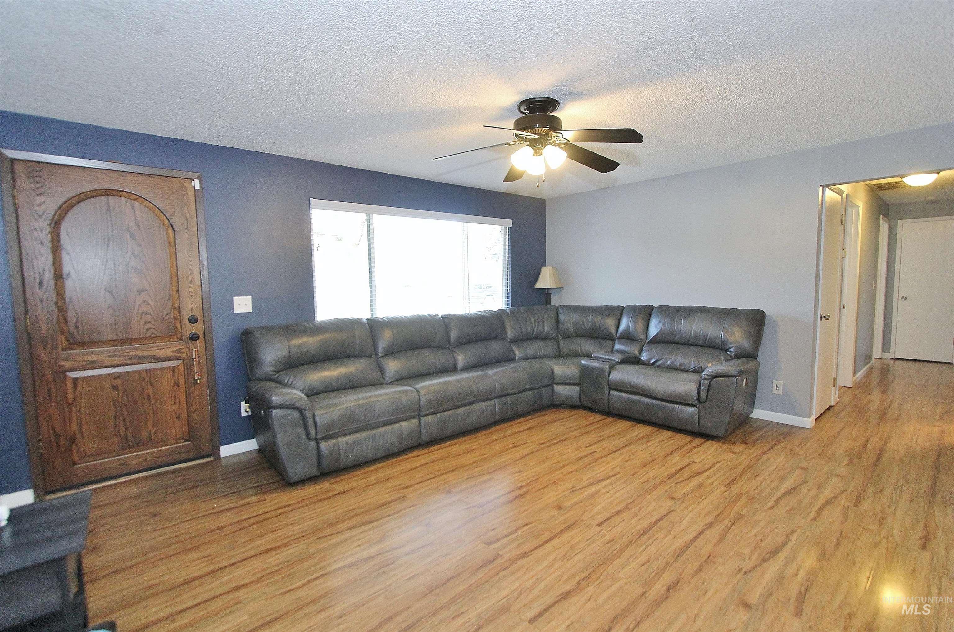 3860 N Elgin Way, Boise, Idaho 83713, 3 Bedrooms, 2 Bathrooms, Residential For Sale, Price $399,900,MLS 98972709