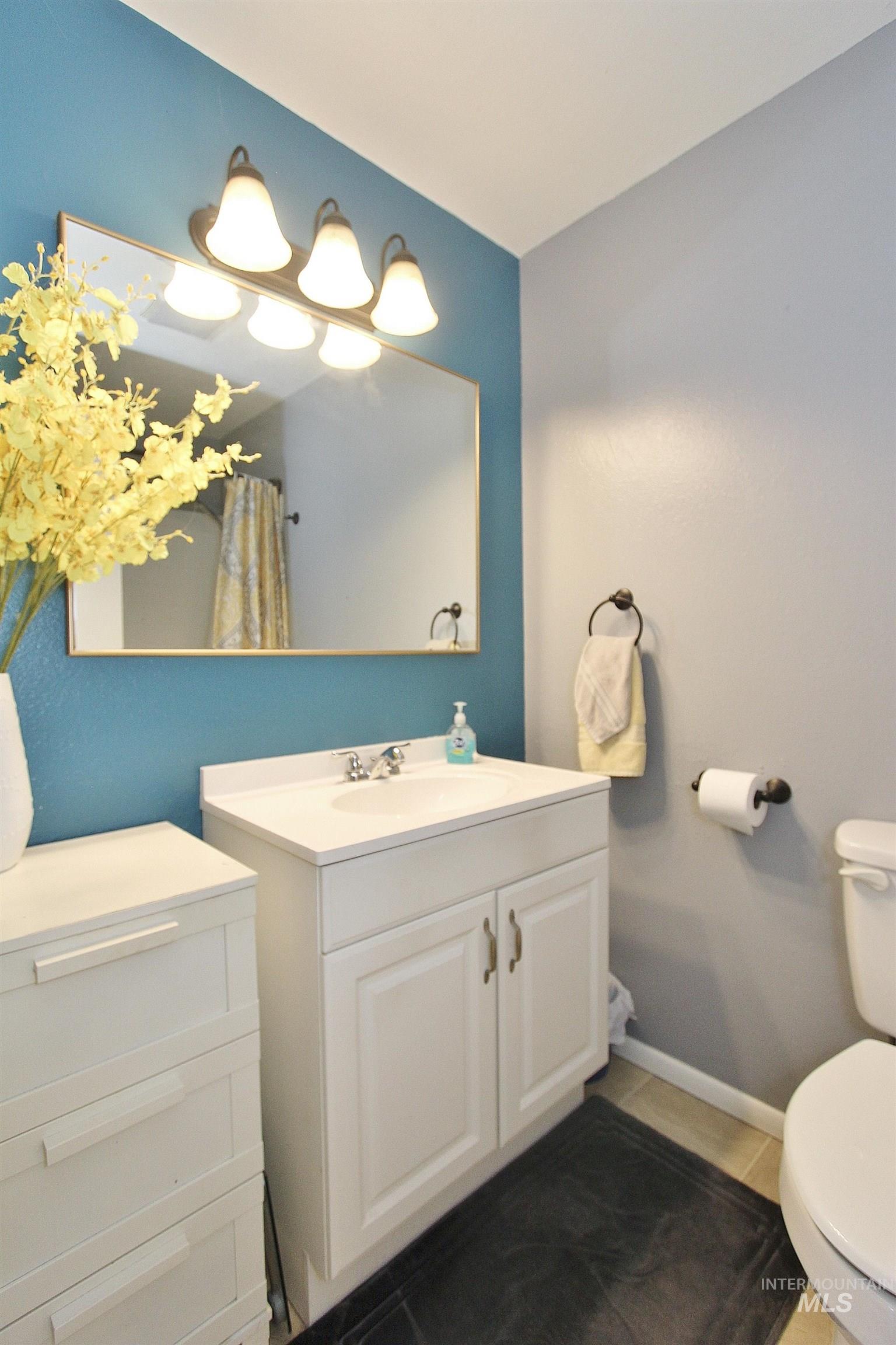 3860 N Elgin Way, Boise, Idaho 83713, 3 Bedrooms, 2 Bathrooms, Residential For Sale, Price $399,900,MLS 98972709