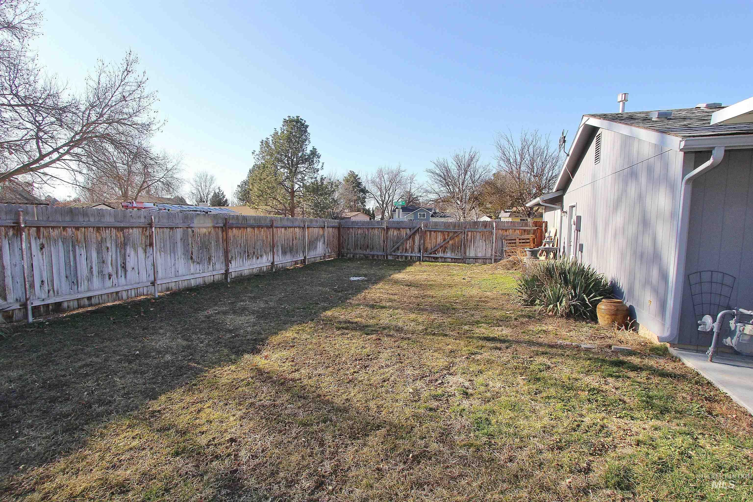 3860 N Elgin Way, Boise, Idaho 83713, 3 Bedrooms, 2 Bathrooms, Residential For Sale, Price $399,900,MLS 98972709