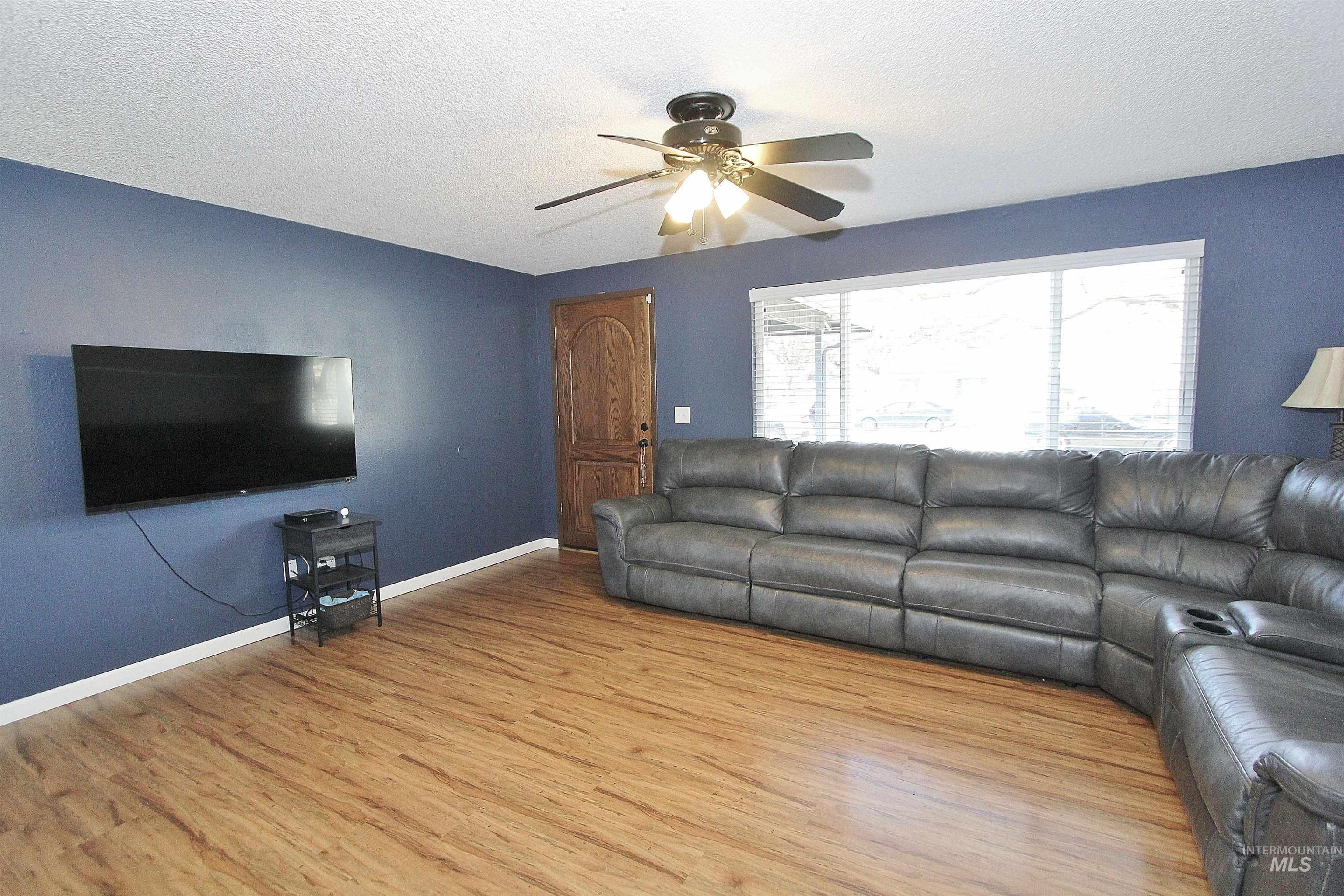 3860 N Elgin Way, Boise, Idaho 83713, 3 Bedrooms, 2 Bathrooms, Residential For Sale, Price $399,900,MLS 98972709