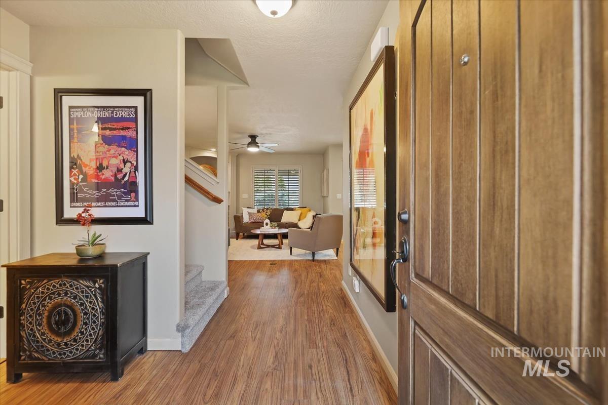 647 N Shadowfox Place, Eagle, Idaho 83616, 3 Bedrooms, 2.5 Bathrooms, Residential For Sale, Price $440,000,MLS 98972710