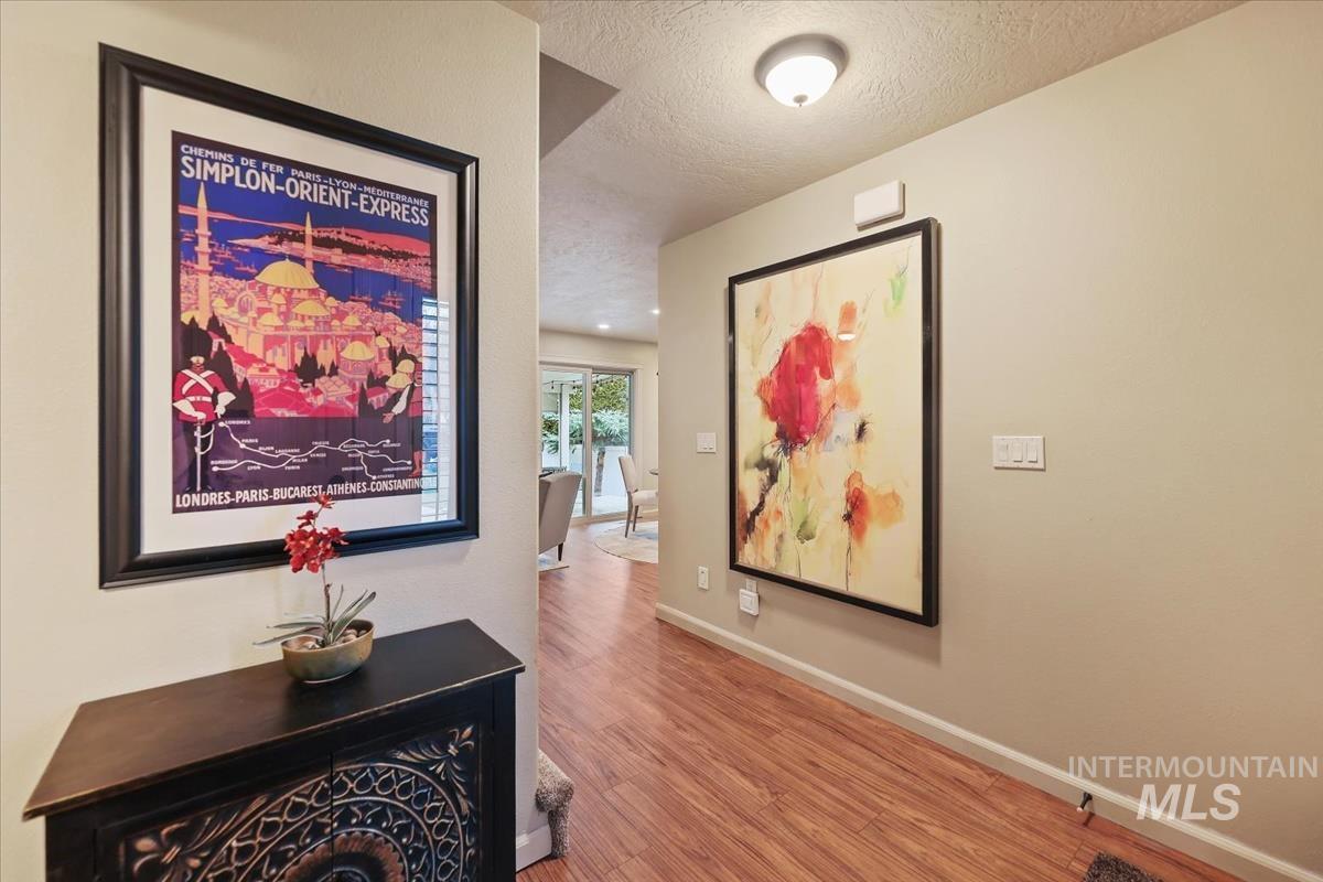 647 N Shadowfox Place, Eagle, Idaho 83616, 3 Bedrooms, 2.5 Bathrooms, Residential For Sale, Price $440,000,MLS 98972710