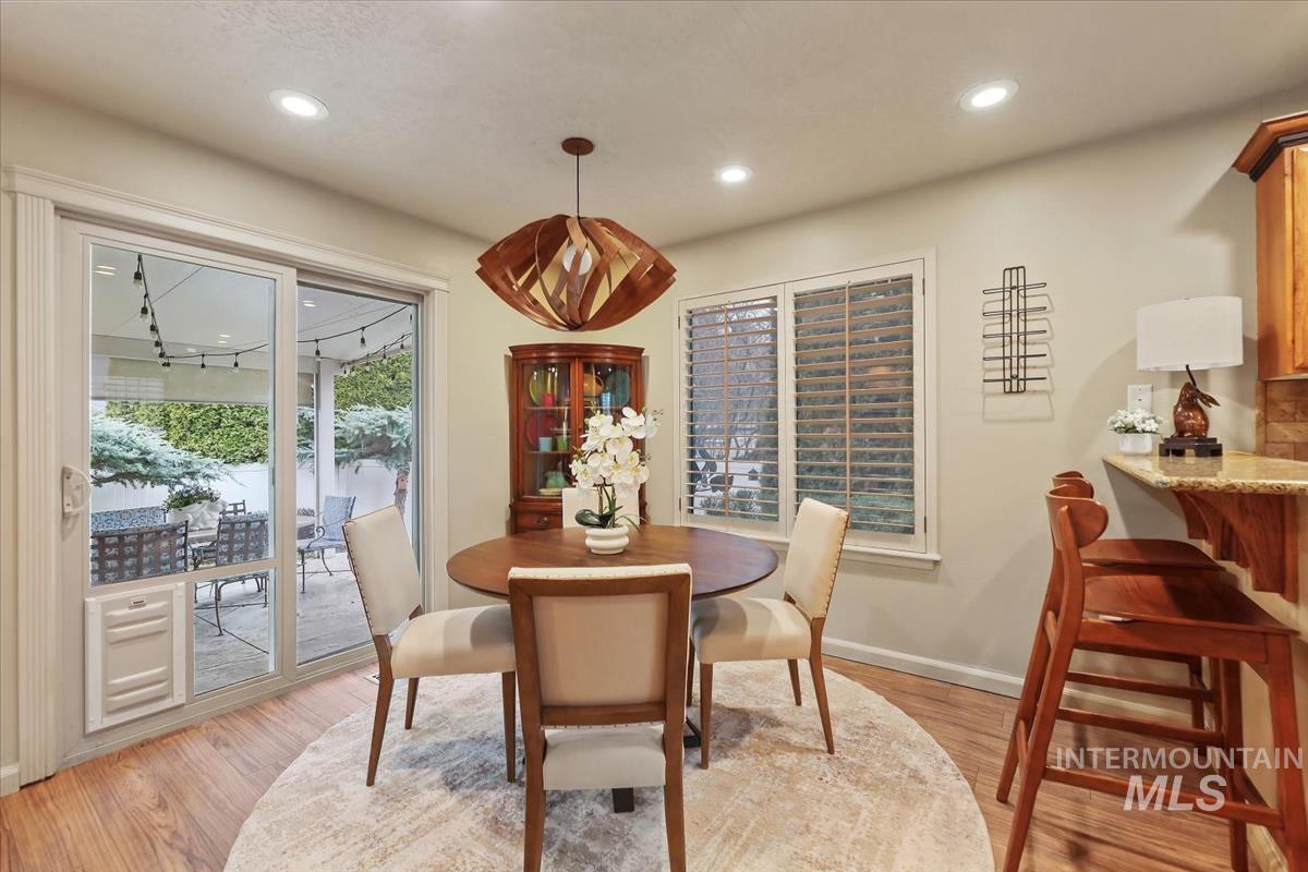 647 N Shadowfox Place, Eagle, Idaho 83616, 3 Bedrooms, 2.5 Bathrooms, Residential For Sale, Price $440,000,MLS 98972710