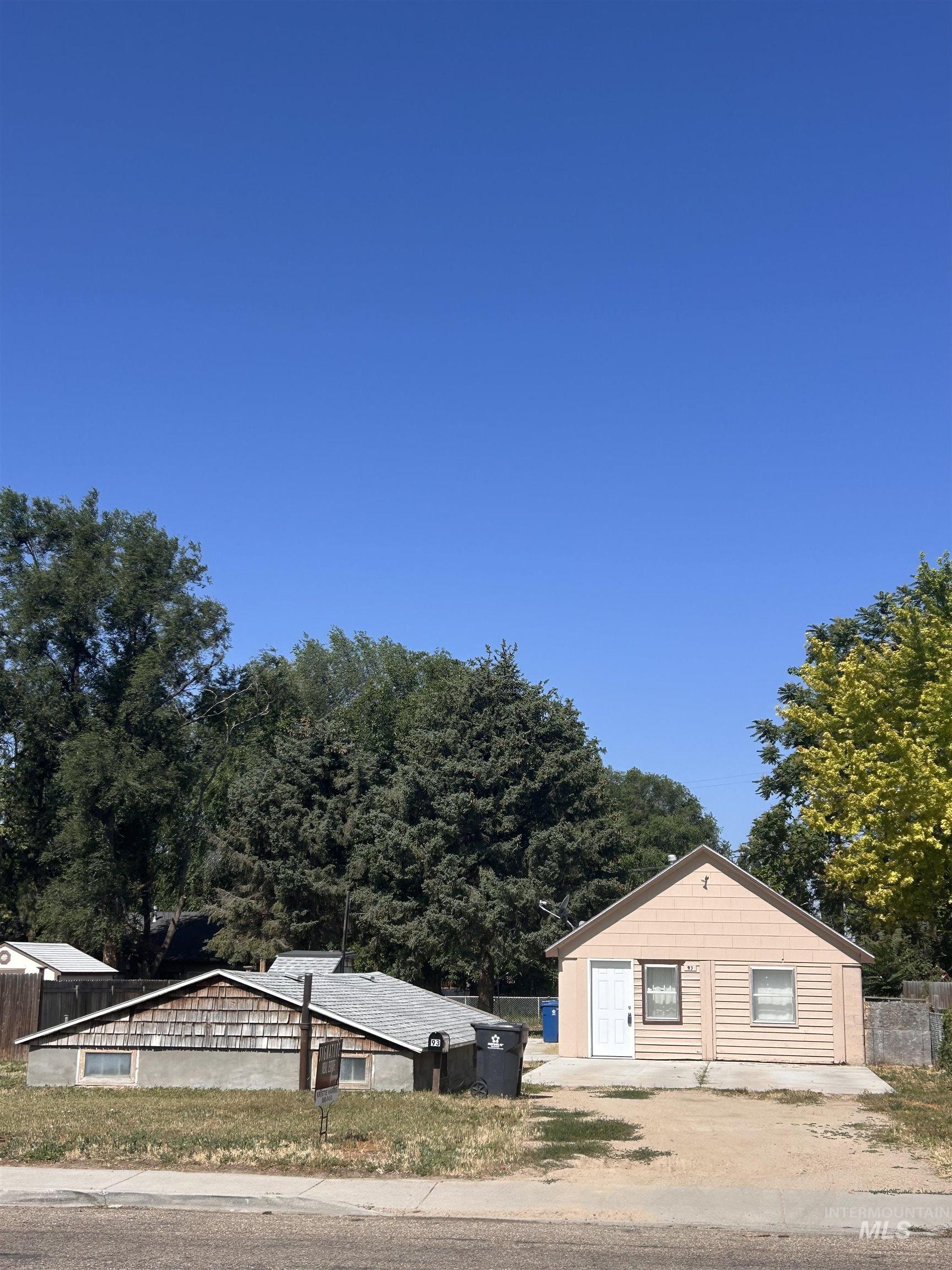 93 N Canyon, Nampa, Idaho 83651, 2 Bedrooms, 1 Bathroom, Residential For Sale, Price $300,000,MLS 98972712