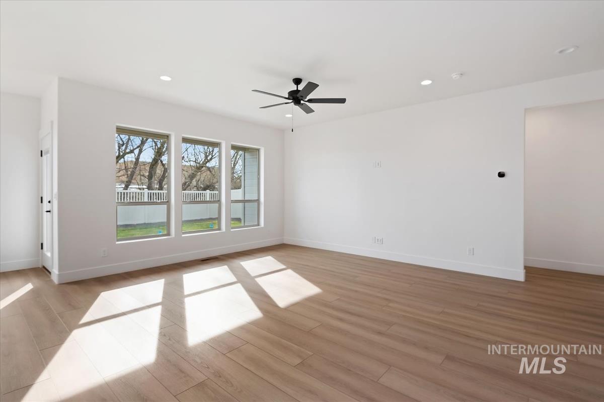 870 S Contusion Ave, Nampa, Idaho 83687, 3 Bedrooms, 2 Bathrooms, Residential For Sale, Price $468,000,MLS 98972716