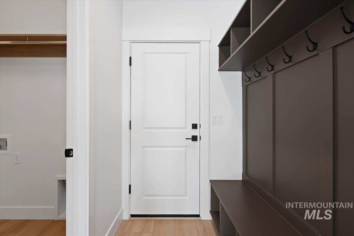 870 S Contusion Ave, Nampa, Idaho 83687, 3 Bedrooms, 2 Bathrooms, Residential For Sale, Price $468,000,MLS 98972716