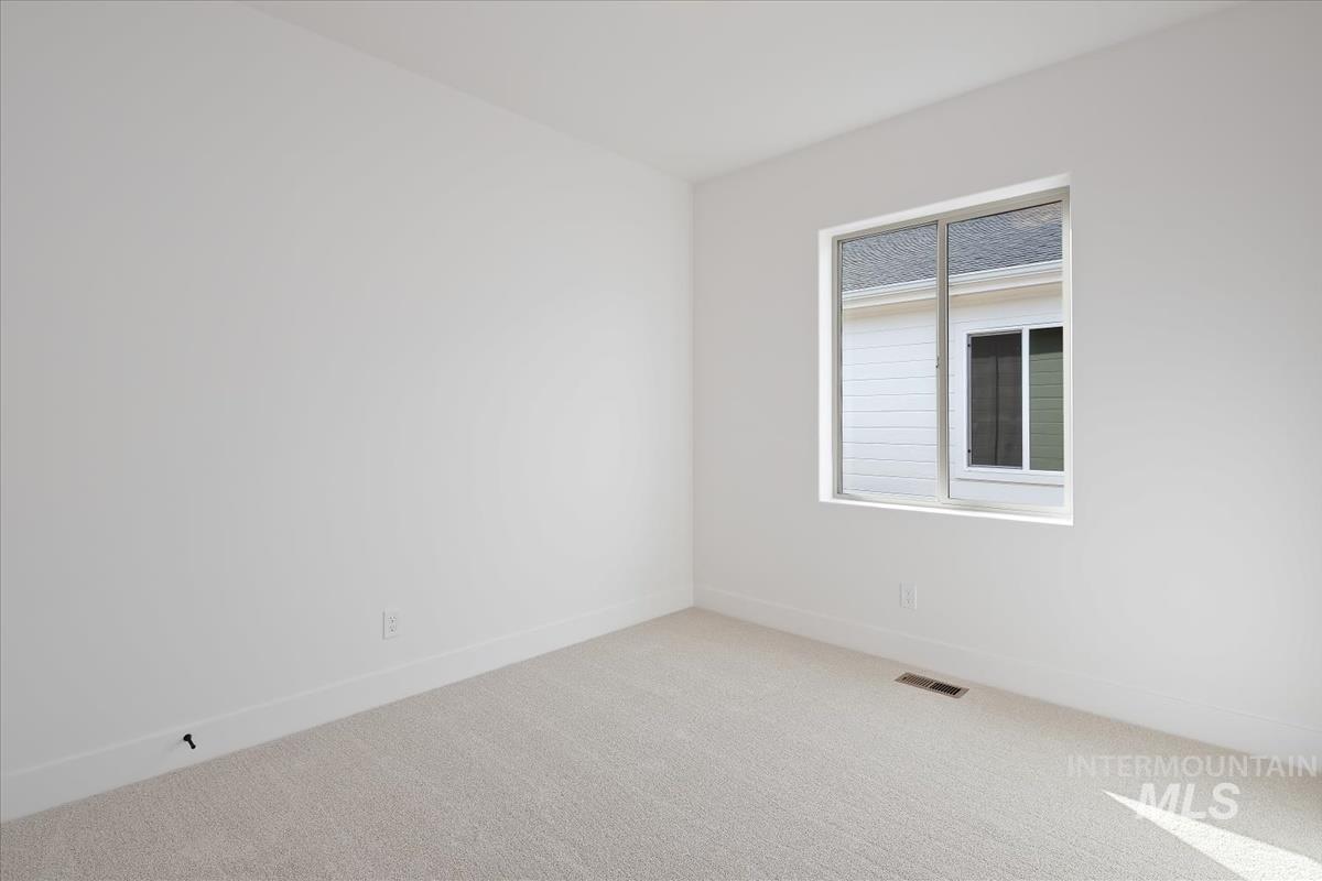 870 S Contusion Ave, Nampa, Idaho 83687, 3 Bedrooms, 2 Bathrooms, Residential For Sale, Price $468,000,MLS 98972716