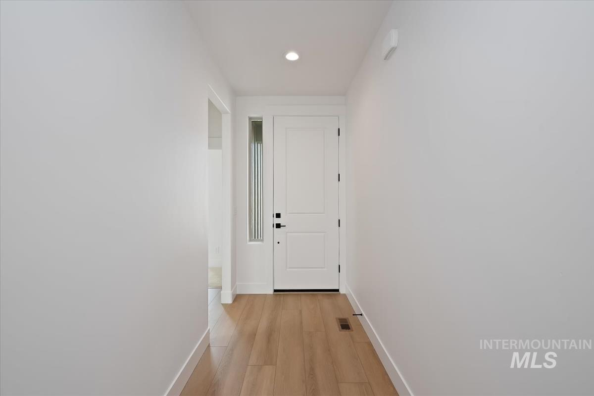 870 S Contusion Ave, Nampa, Idaho 83687, 3 Bedrooms, 2 Bathrooms, Residential For Sale, Price $468,000,MLS 98972716