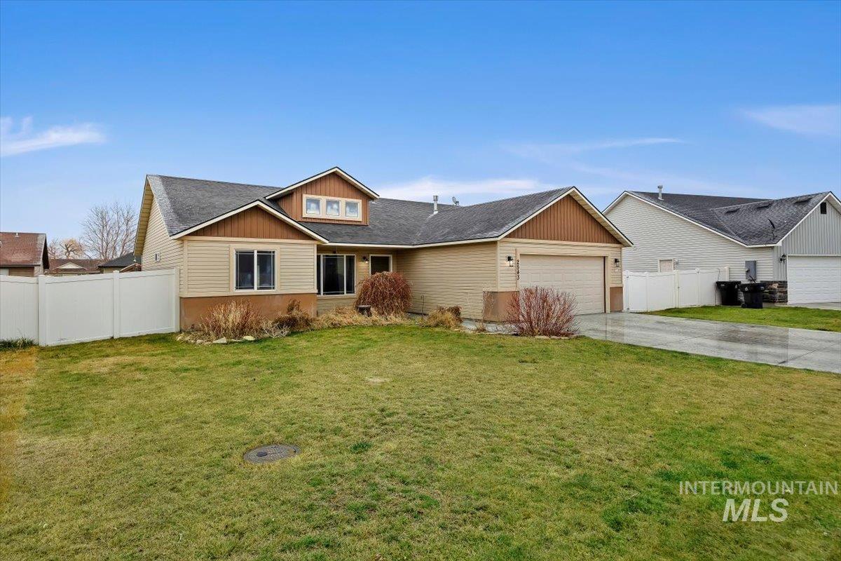2543 Yellowstone Trail, Burley, Idaho 83318, 3 Bedrooms, 2 Bathrooms, Residential For Sale, Price $330,000,MLS 98972717