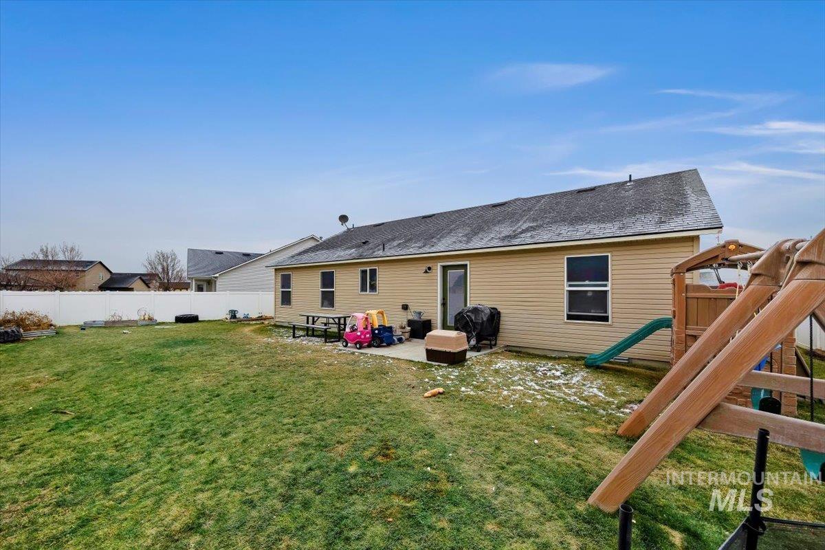 2543 Yellowstone Trail, Burley, Idaho 83318, 3 Bedrooms, 2 Bathrooms, Residential For Sale, Price $330,000,MLS 98972717