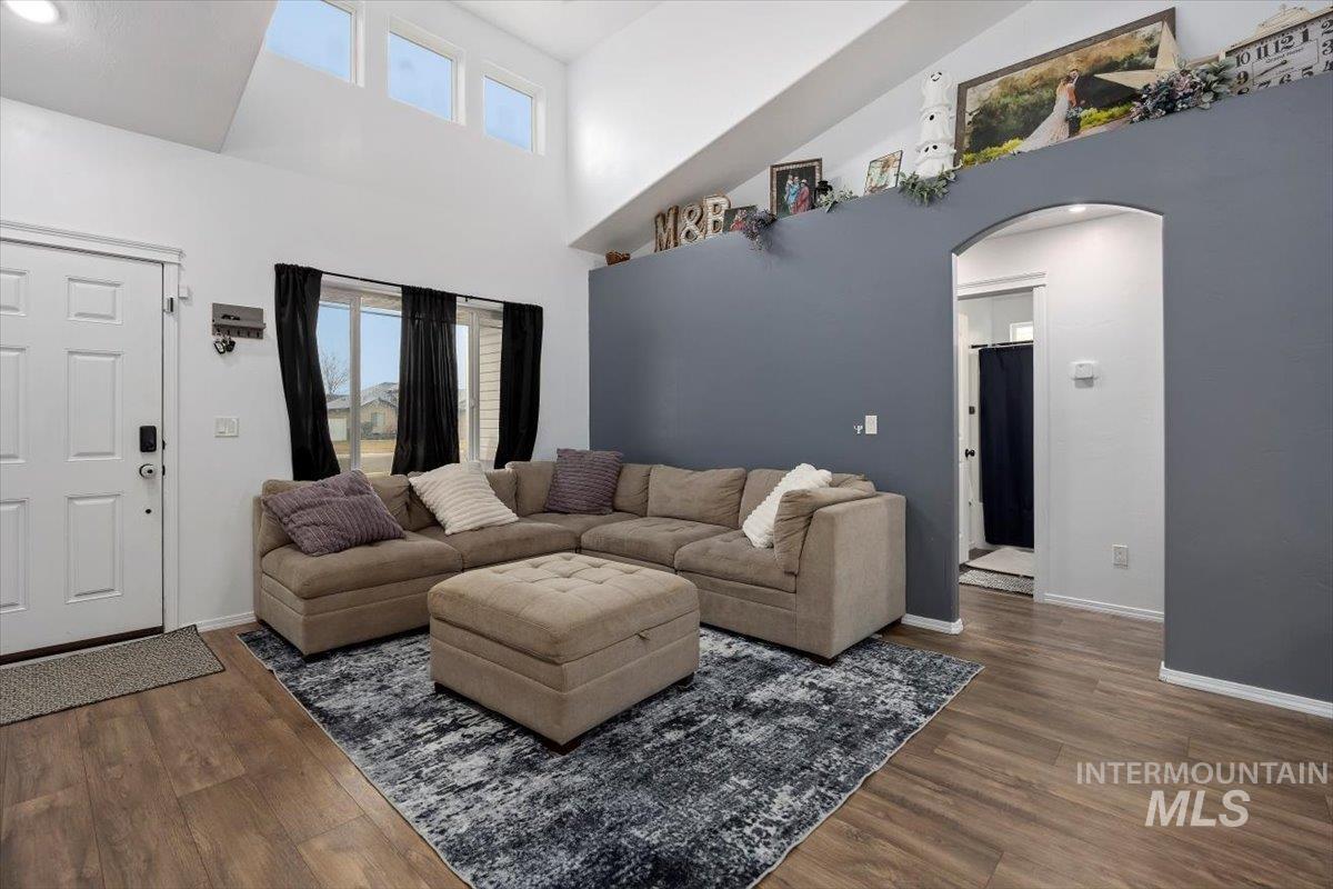 2543 Yellowstone Trail, Burley, Idaho 83318, 3 Bedrooms, 2 Bathrooms, Residential For Sale, Price $330,000,MLS 98972717