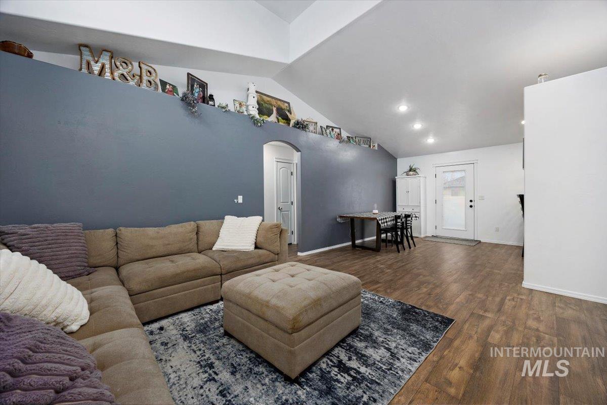 2543 Yellowstone Trail, Burley, Idaho 83318, 3 Bedrooms, 2 Bathrooms, Residential For Sale, Price $330,000,MLS 98972717