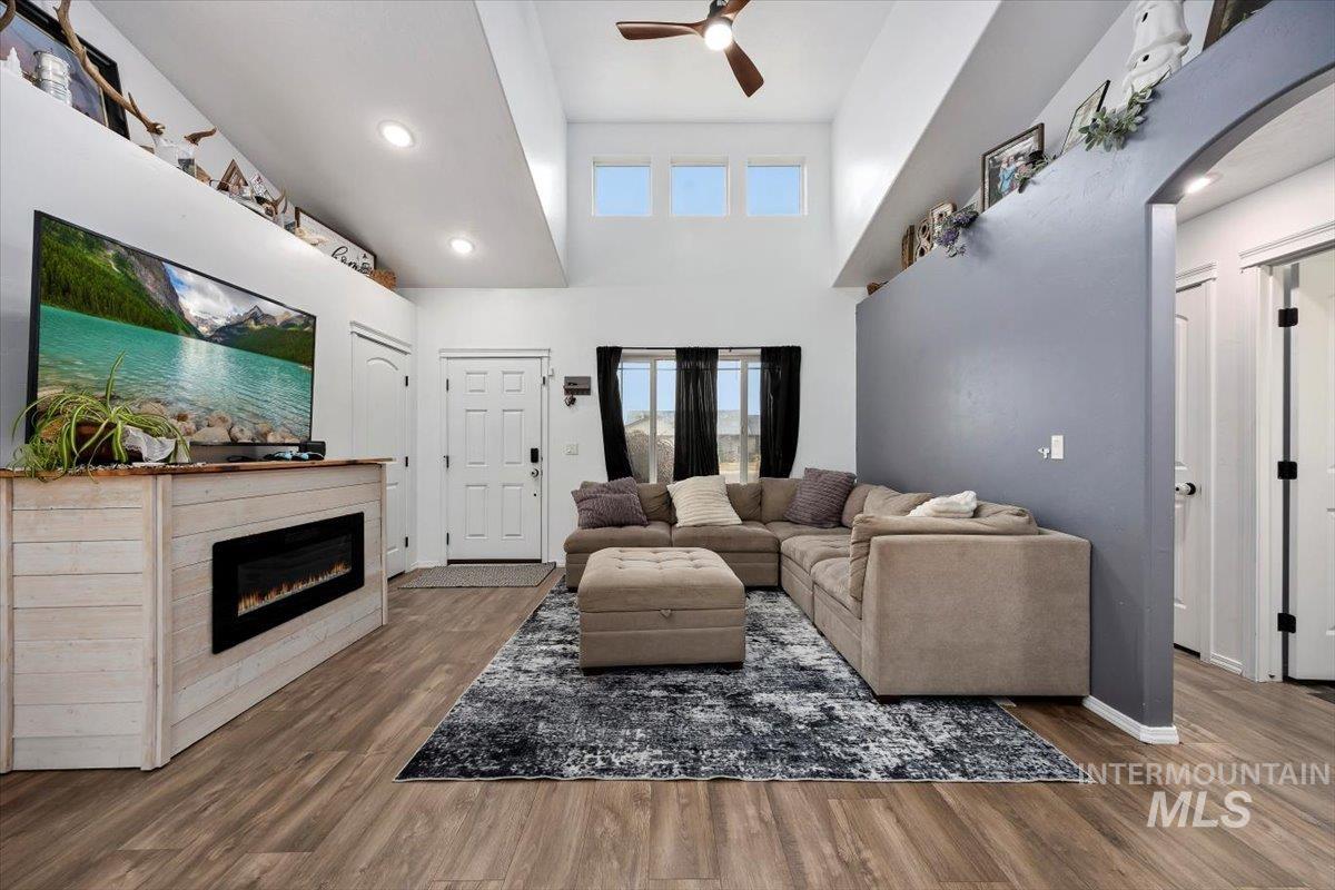 2543 Yellowstone Trail, Burley, Idaho 83318, 3 Bedrooms, 2 Bathrooms, Residential For Sale, Price $330,000,MLS 98972717