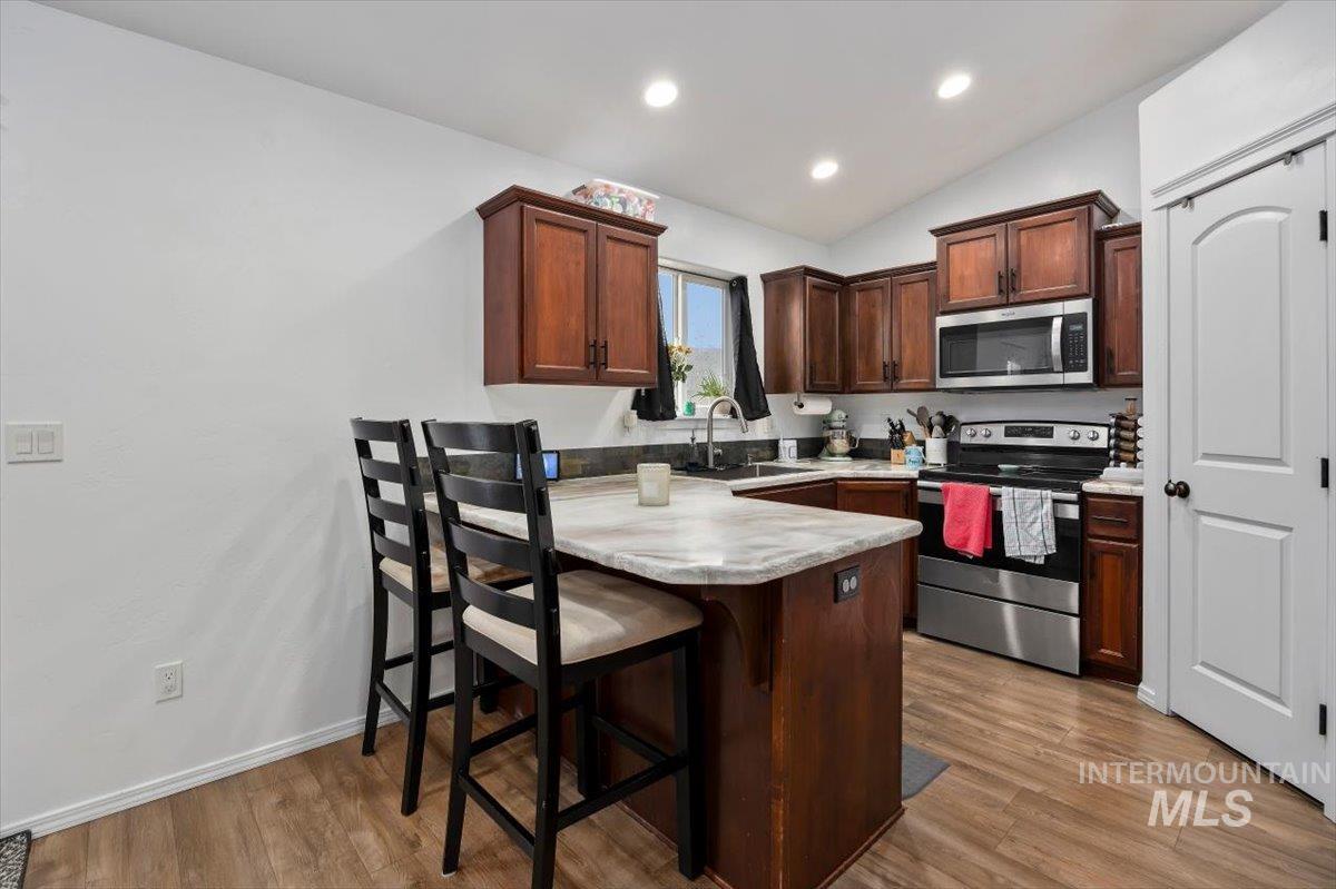 2543 Yellowstone Trail, Burley, Idaho 83318, 3 Bedrooms, 2 Bathrooms, Residential For Sale, Price $330,000,MLS 98972717