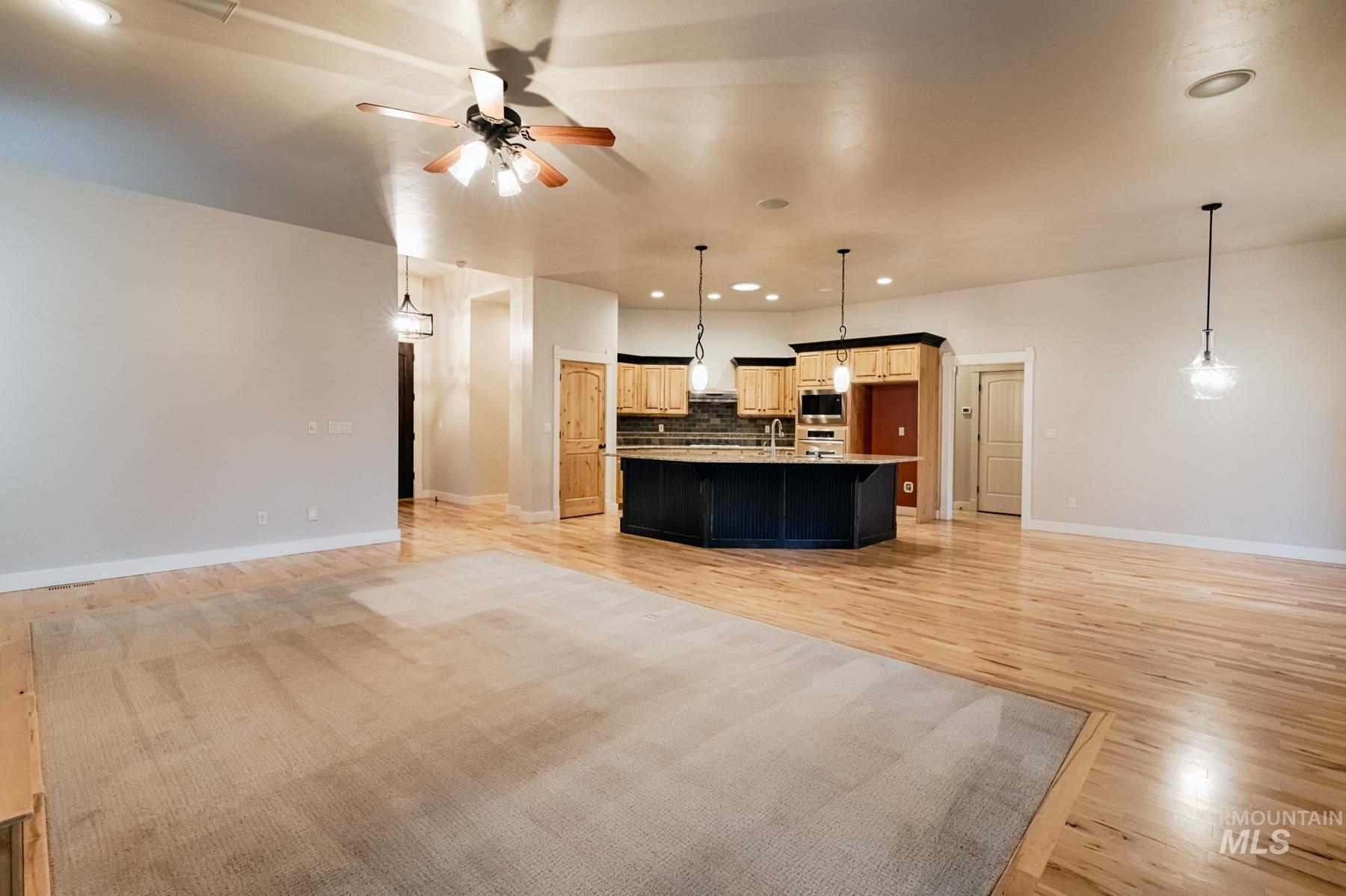 4328 W Miners Farm Dr., Boise, Idaho 83714, 3 Bedrooms, 2.5 Bathrooms, Residential For Sale, Price $770,000,MLS 98972719