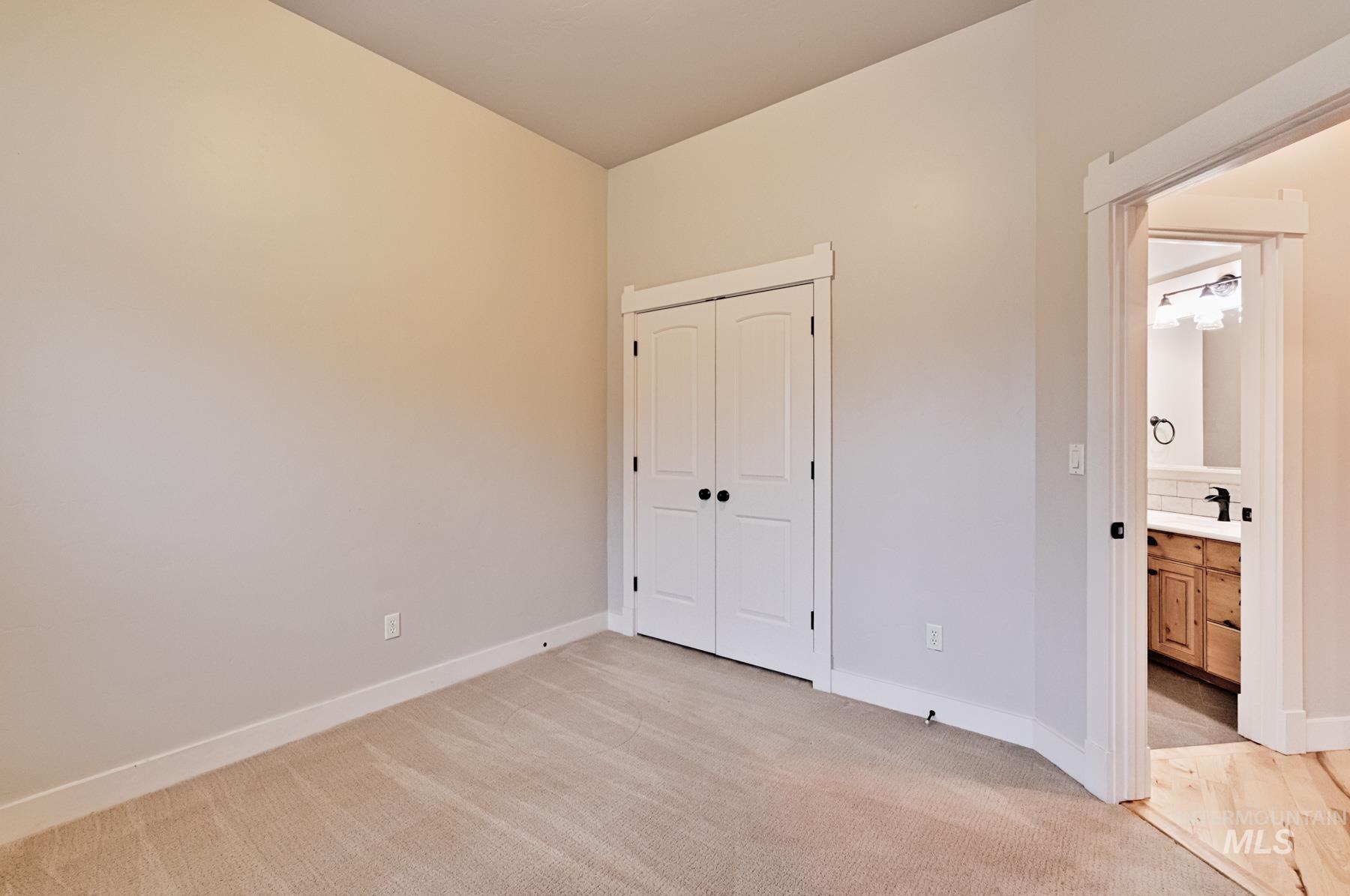 4328 W Miners Farm Dr., Boise, Idaho 83714, 3 Bedrooms, 2.5 Bathrooms, Residential For Sale, Price $770,000,MLS 98972719