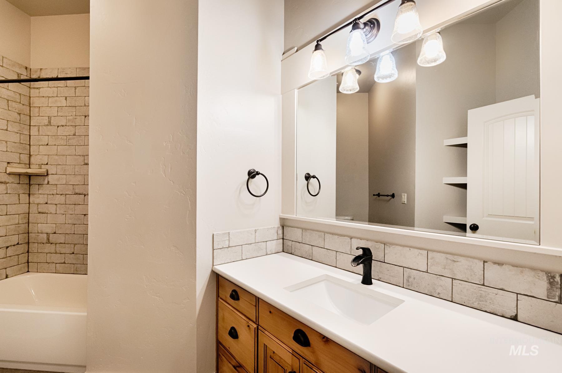 4328 W Miners Farm Dr., Boise, Idaho 83714, 3 Bedrooms, 2.5 Bathrooms, Residential For Sale, Price $770,000,MLS 98972719