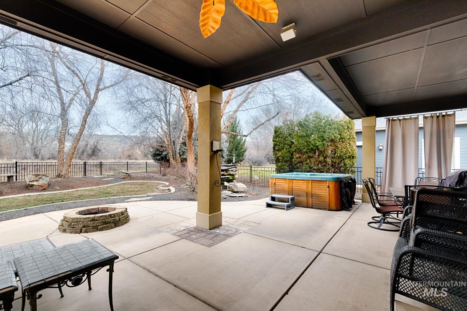 4328 W Miners Farm Dr., Boise, Idaho 83714, 3 Bedrooms, 2.5 Bathrooms, Residential For Sale, Price $770,000,MLS 98972719