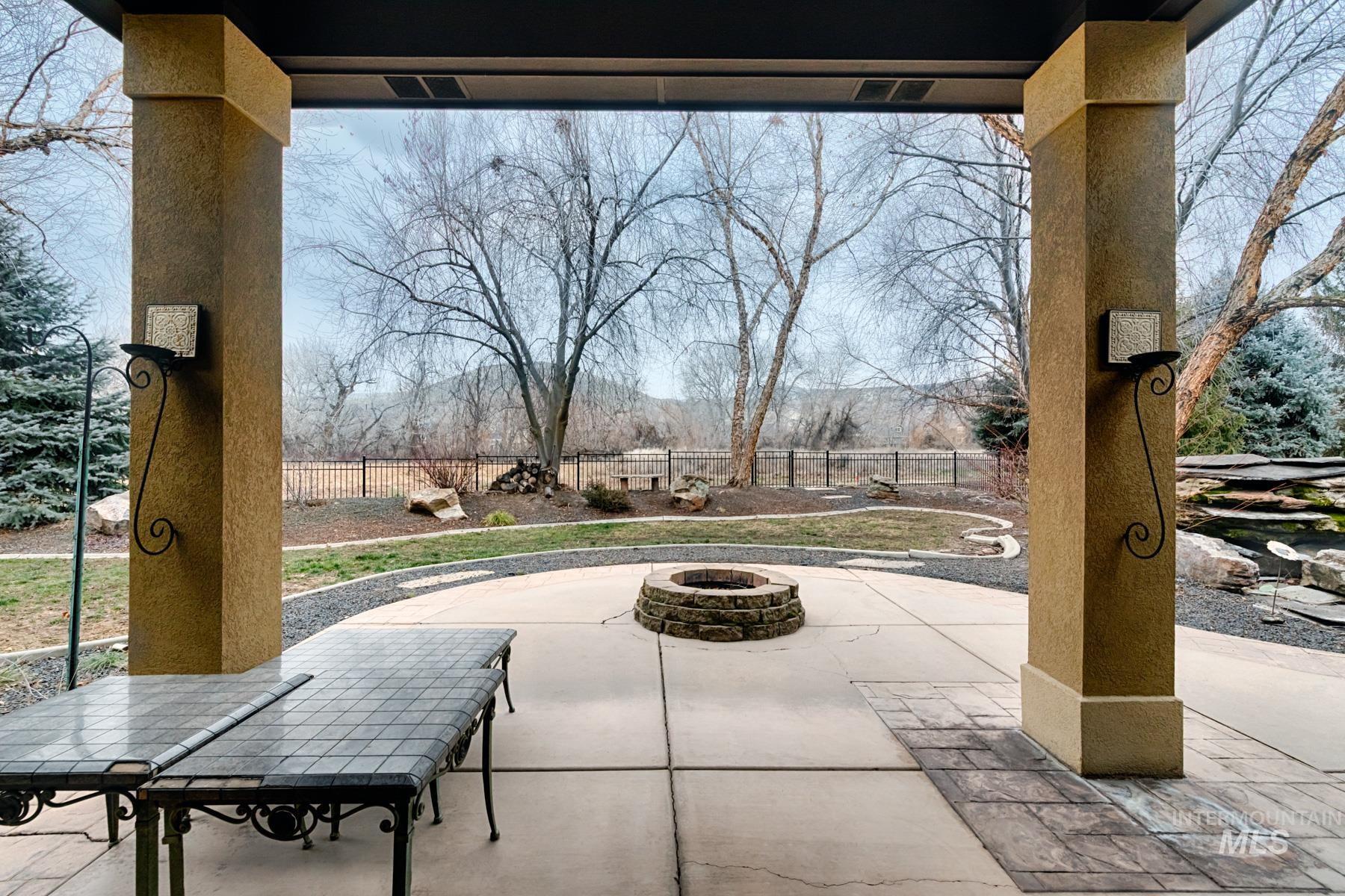 4328 W Miners Farm Dr., Boise, Idaho 83714, 3 Bedrooms, 2.5 Bathrooms, Residential For Sale, Price $770,000,MLS 98972719