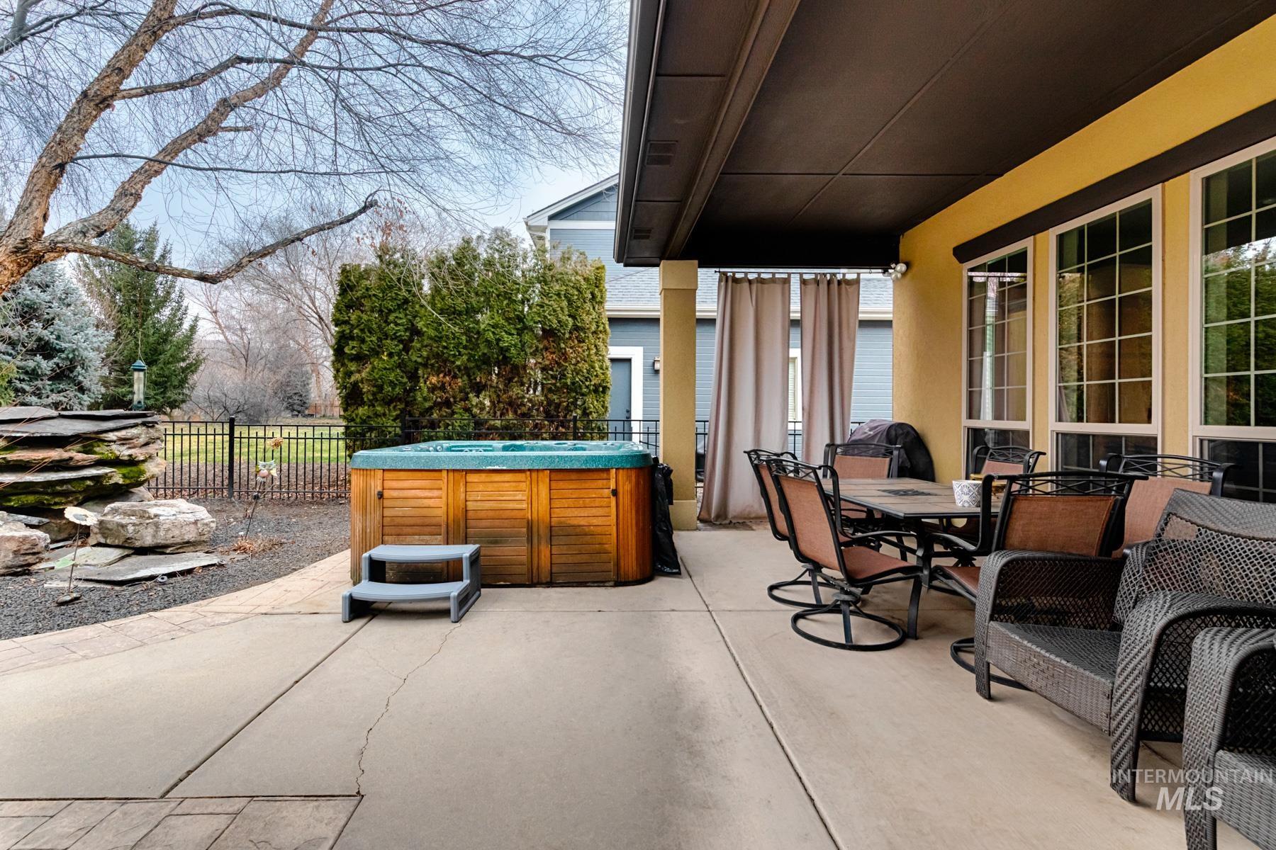 4328 W Miners Farm Dr., Boise, Idaho 83714, 3 Bedrooms, 2.5 Bathrooms, Residential For Sale, Price $770,000,MLS 98972719