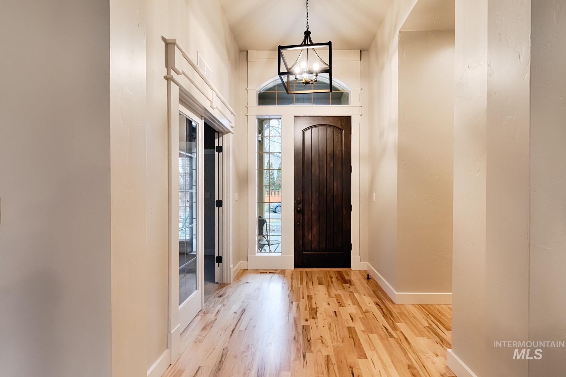 4328 W Miners Farm Dr., Boise, Idaho 83714, 3 Bedrooms, 2.5 Bathrooms, Residential For Sale, Price $770,000,MLS 98972719