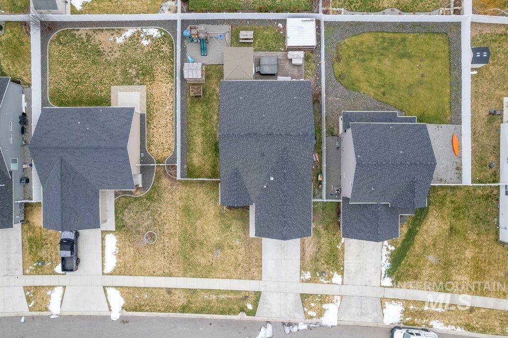 6697 W IRISH CIR, Rathdrum, Idaho 83858, 3 Bedrooms, 2 Bathrooms, Residential For Sale, Price $505,000,MLS 98972720